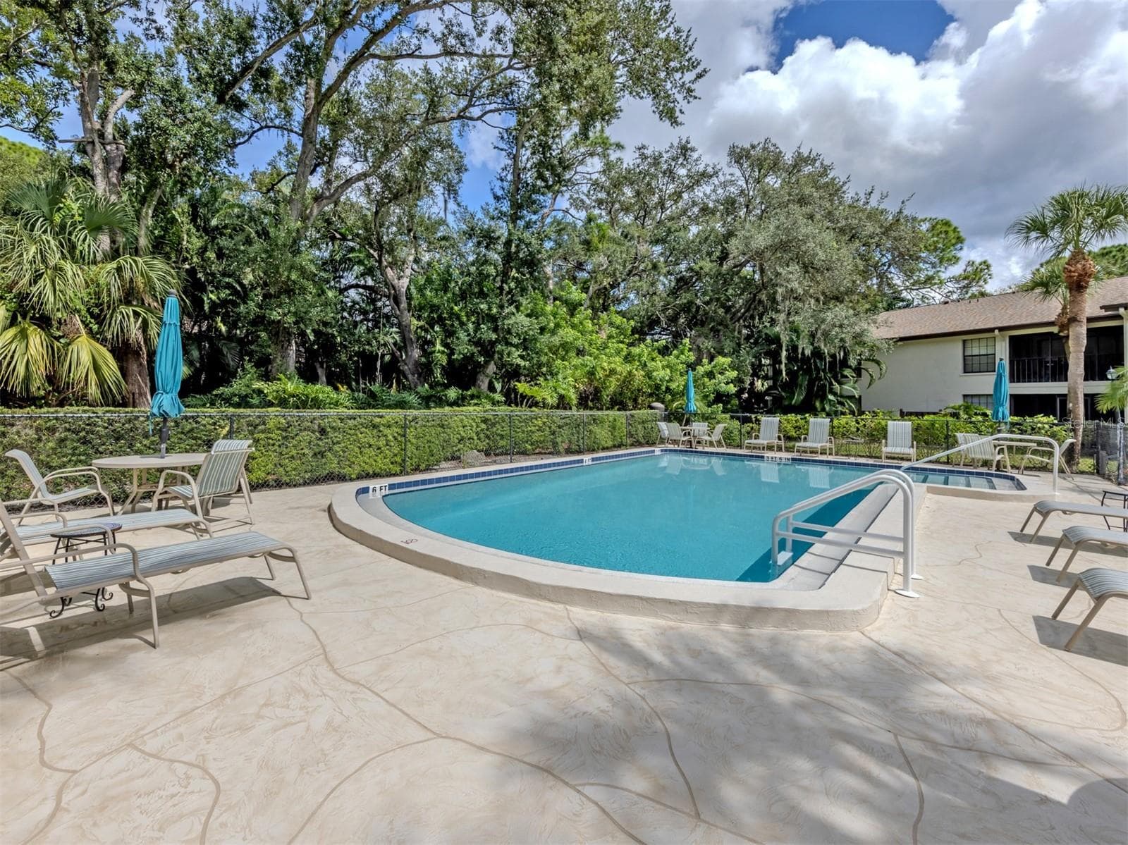 Winslow Beacon Pool - 4713 WINSLOW BEACON #5, SARASOTA