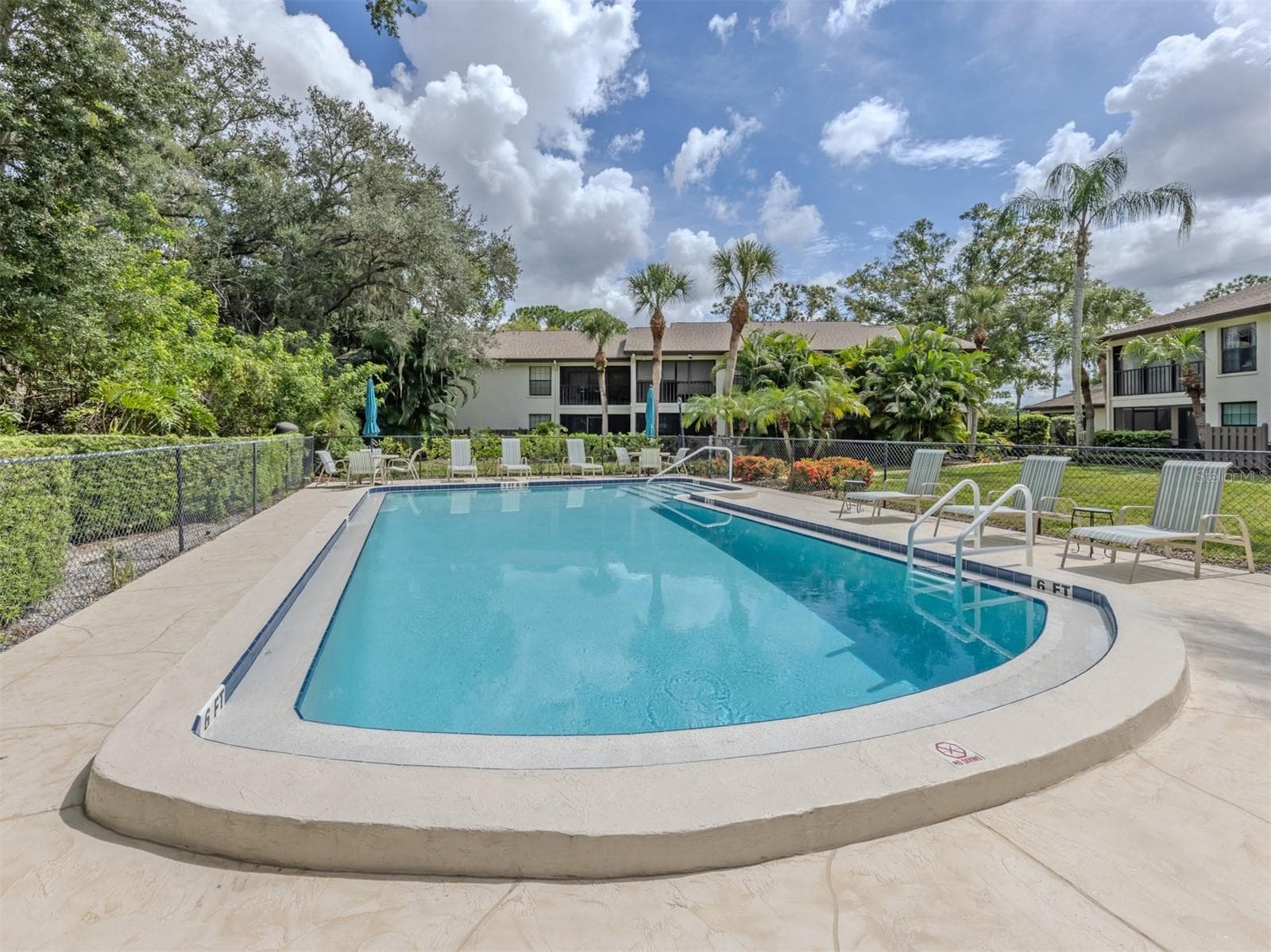 Winslow Beacon Pool - 4713 WINSLOW BEACON #5, SARASOTA
