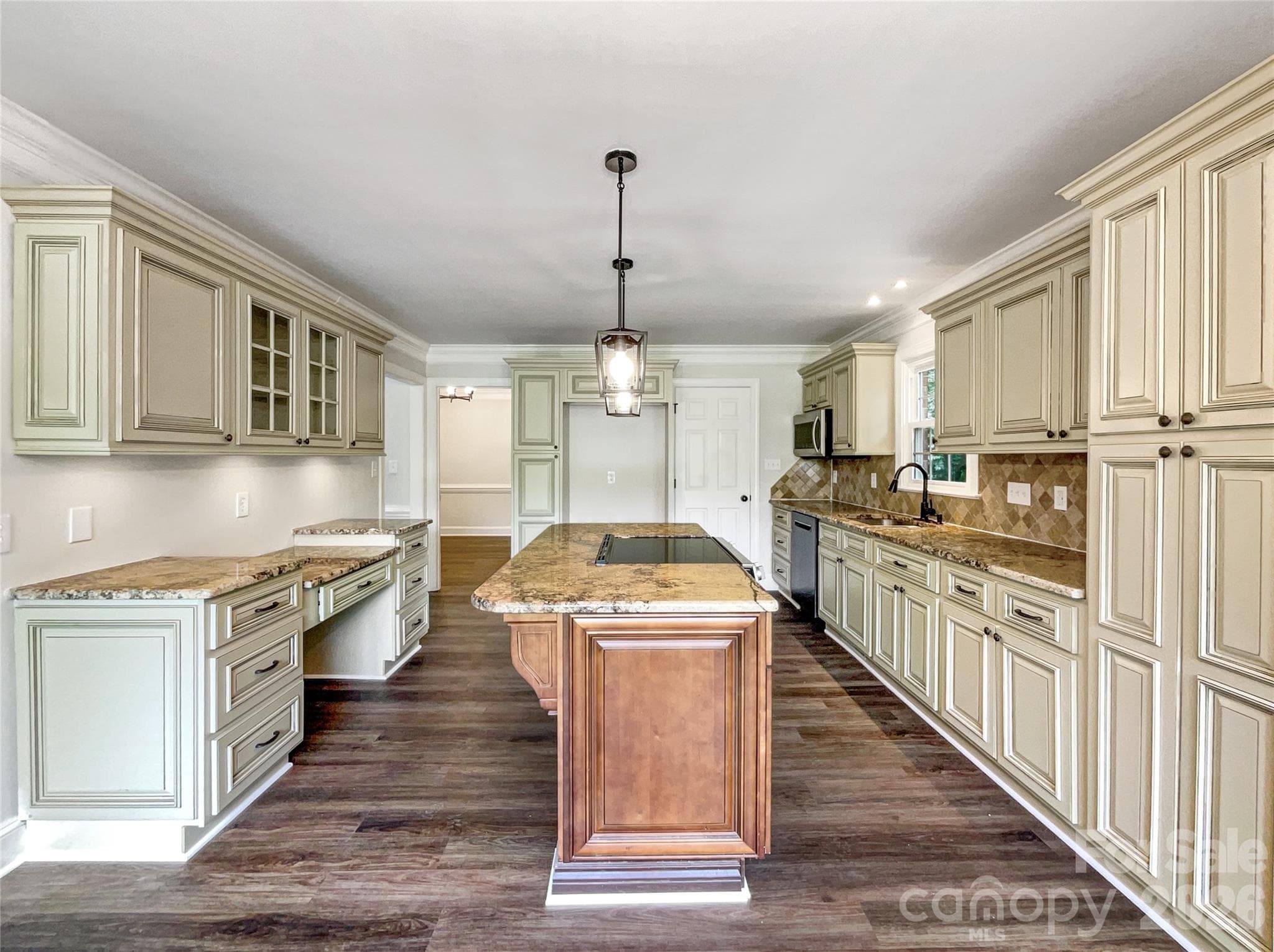 Single Family Residence at 8117 Shannon Woods Lane, Matthews, photo 14 of 48