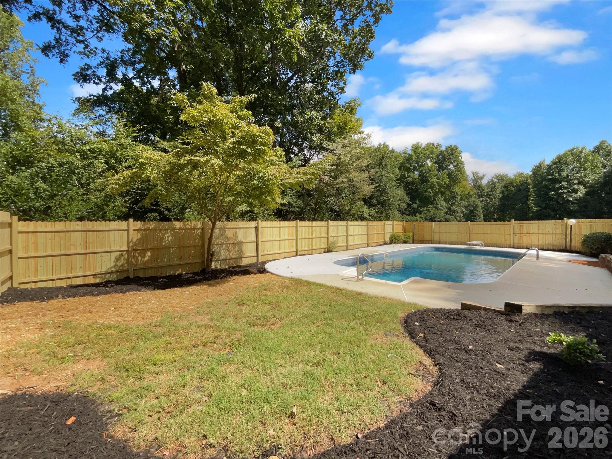 Single Family Residence at 8117 Shannon Woods Lane, Matthews, photo 40 of 48