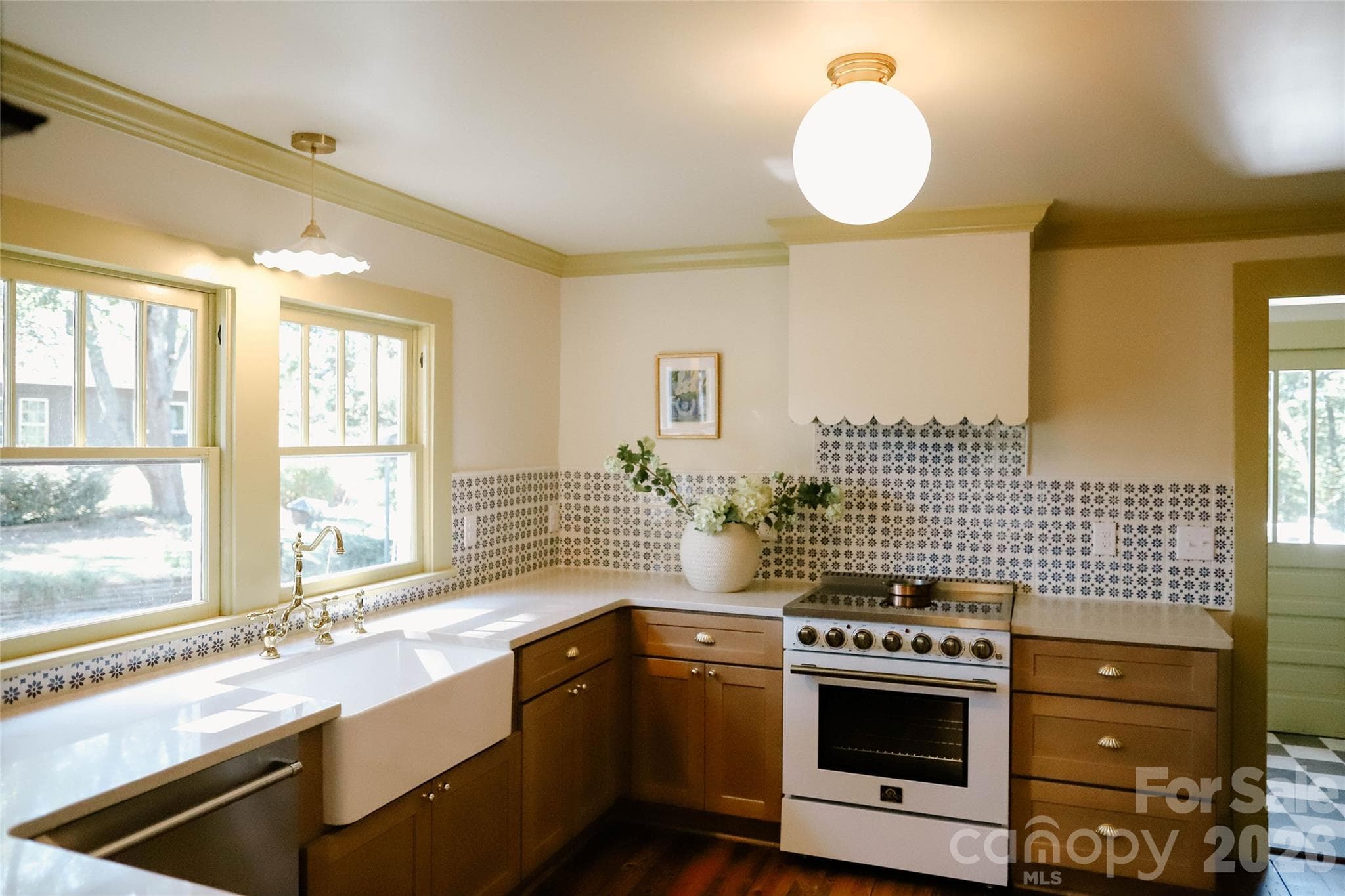 Single Family Residence at 215 Krimminger Avenue SE, Concord, photo 2 of 33
