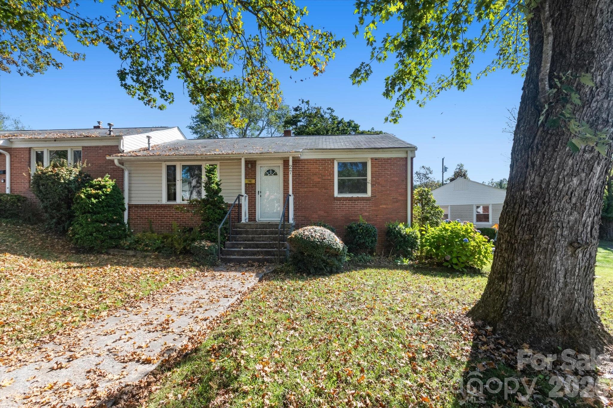 27 Trowbridge Lane