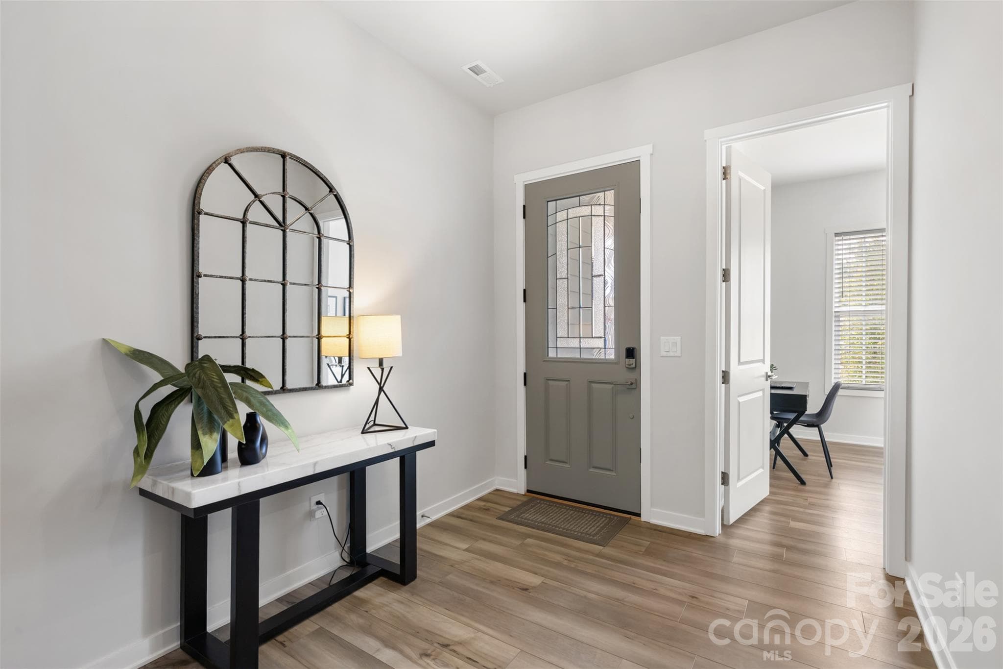 Single Family Residence at 5208 Glenwalk Drive, Charlotte, photo 2 of 48