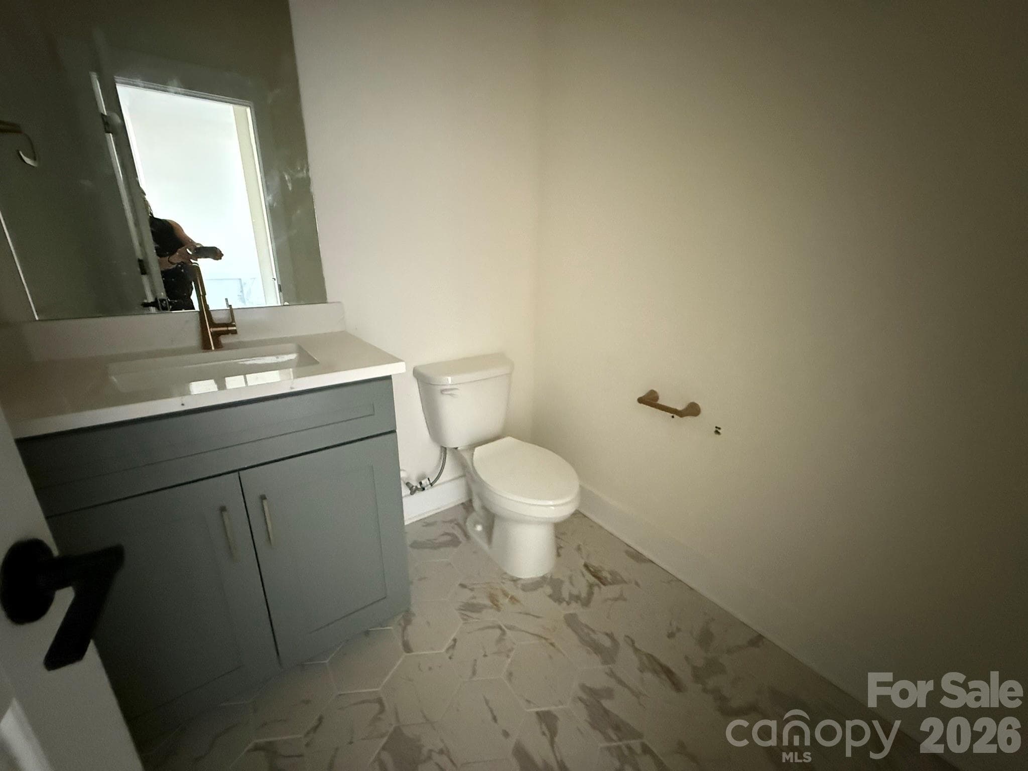Powder Bath - 2215 Caravan Lane, Stanley