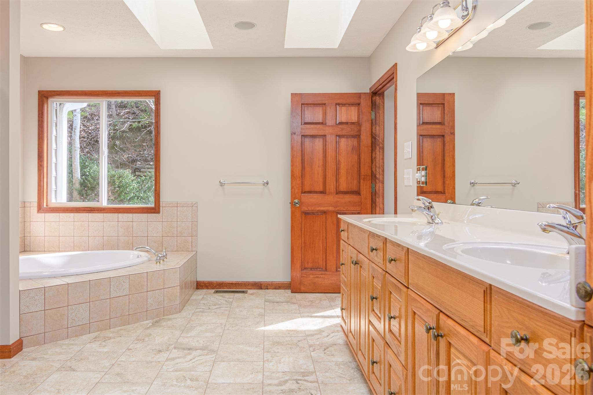 Single Family Residence at 299 Carriage Summitt Way, Hendersonville, photo 12 of 48