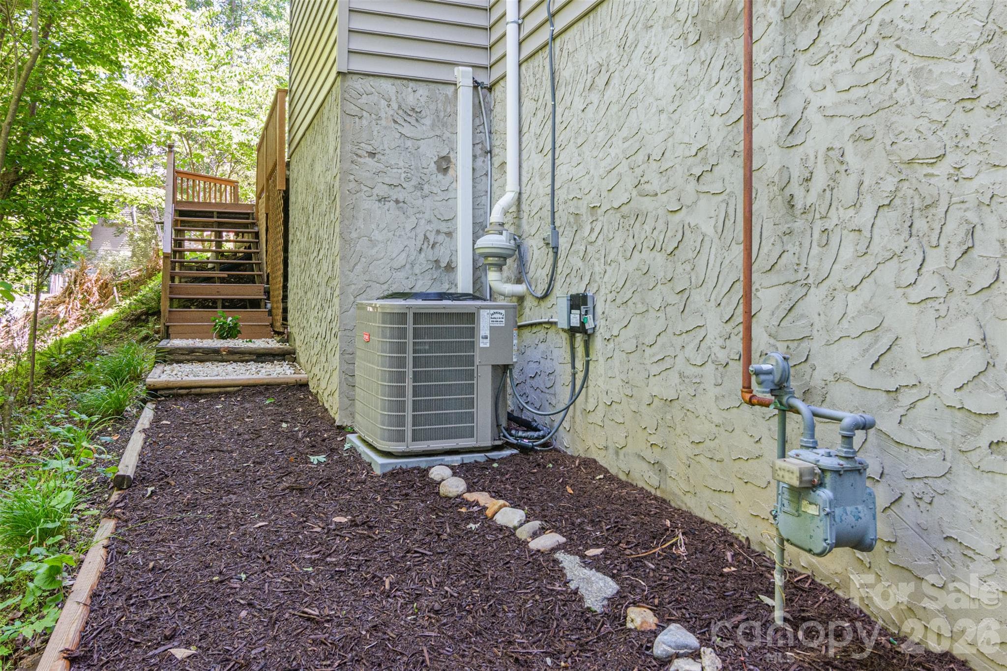 Exterior West Side - 299 Carriage Summitt Way, Hendersonville