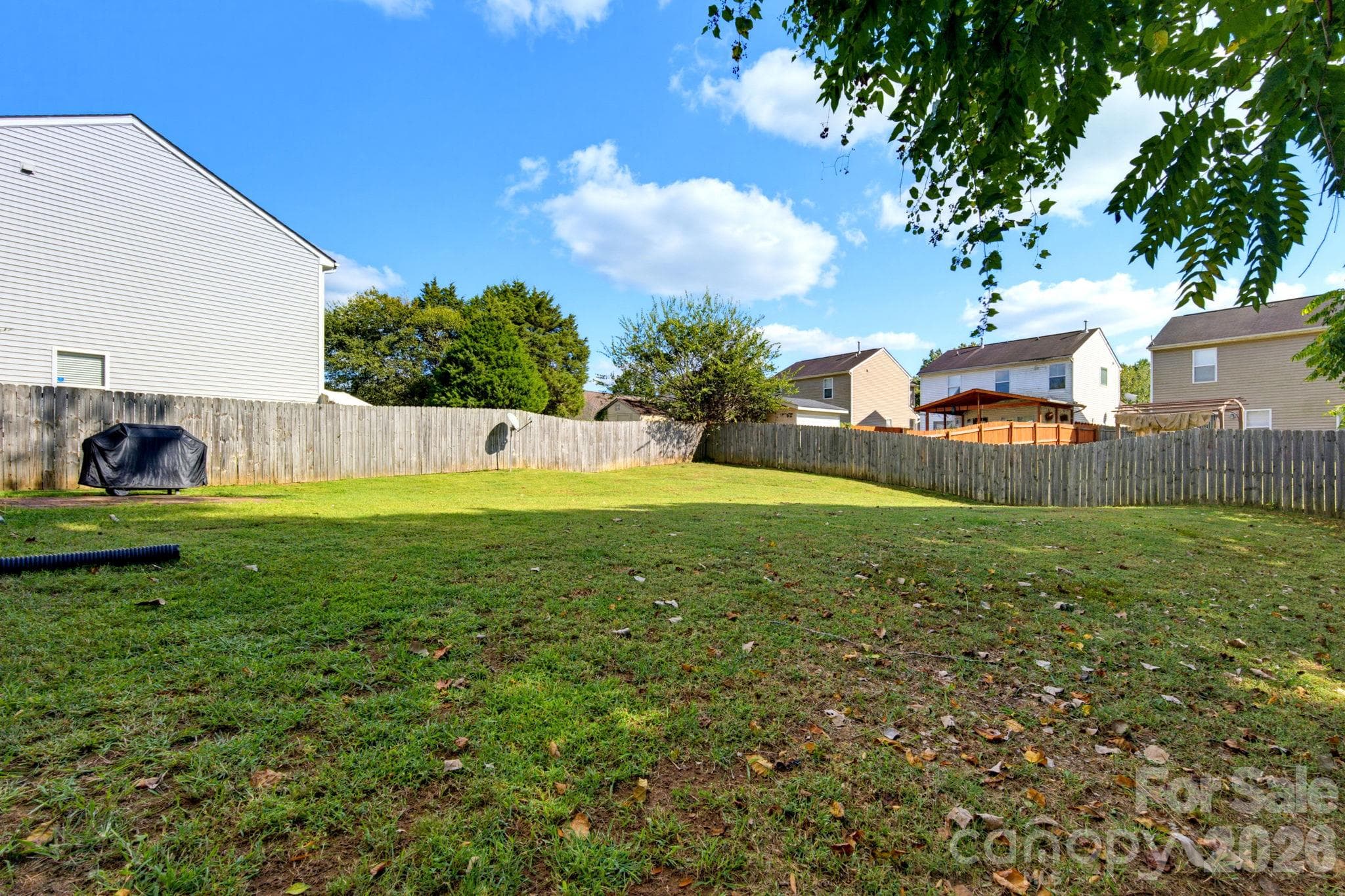 Single Family Residence at 2727 North Valley Court, Charlotte, photo 4 of 38