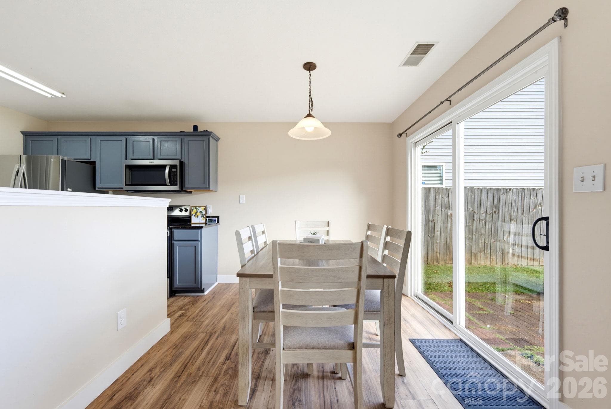 Single Family Residence at 2727 North Valley Court, Charlotte, photo 16 of 38