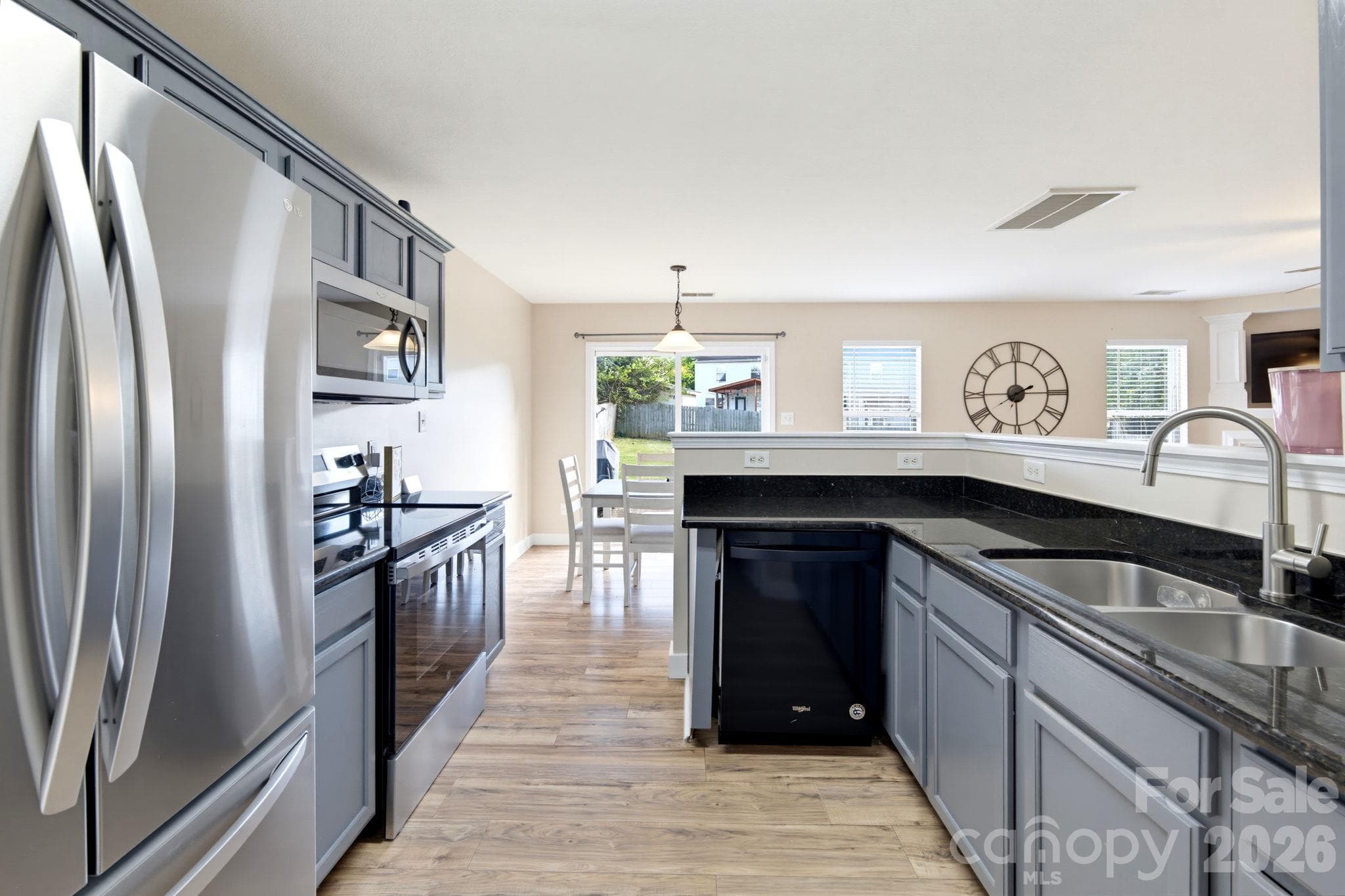 Single Family Residence at 2727 North Valley Court, Charlotte, photo 20 of 38