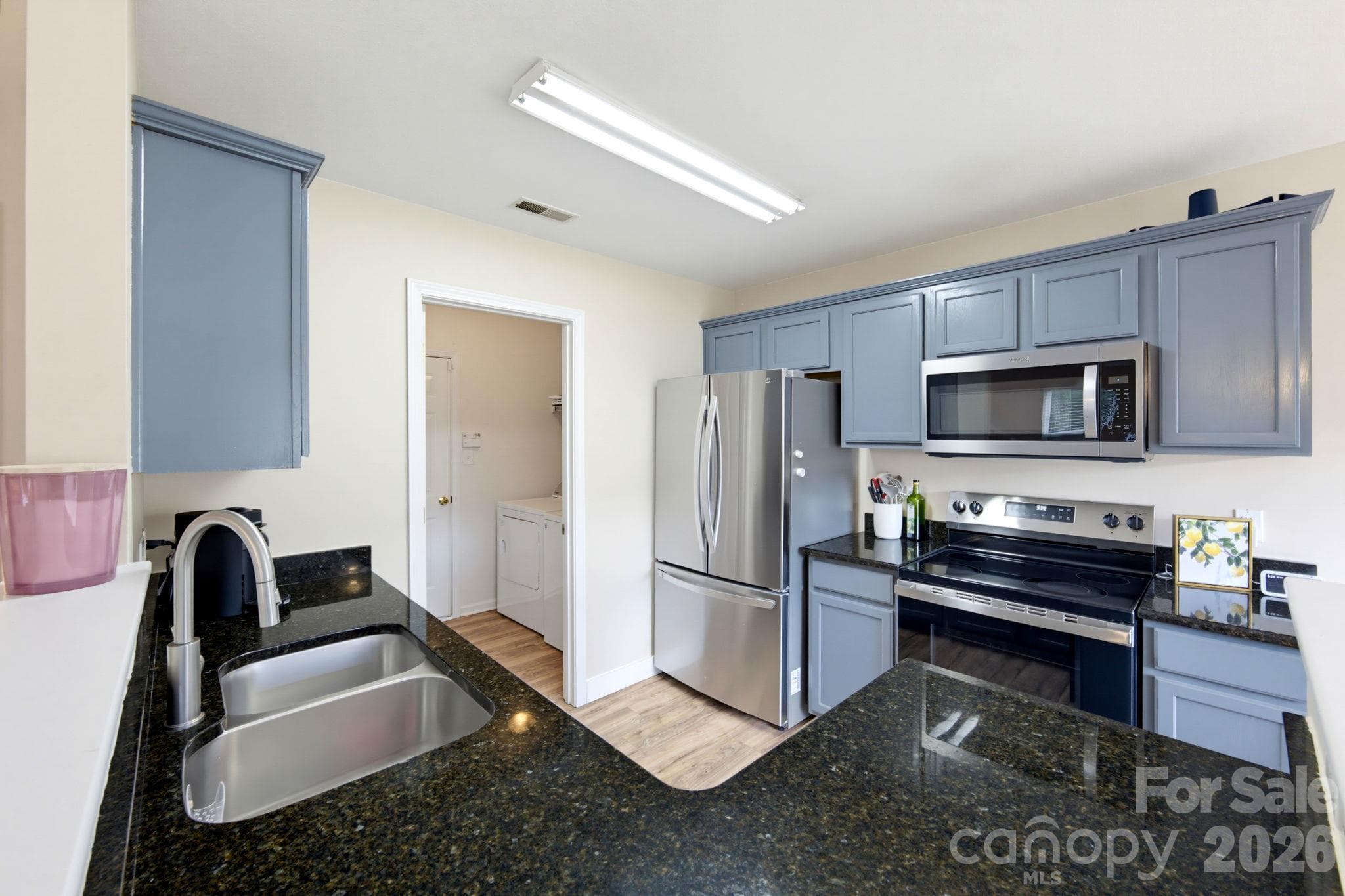 Single Family Residence at 2727 North Valley Court, Charlotte, photo 21 of 38