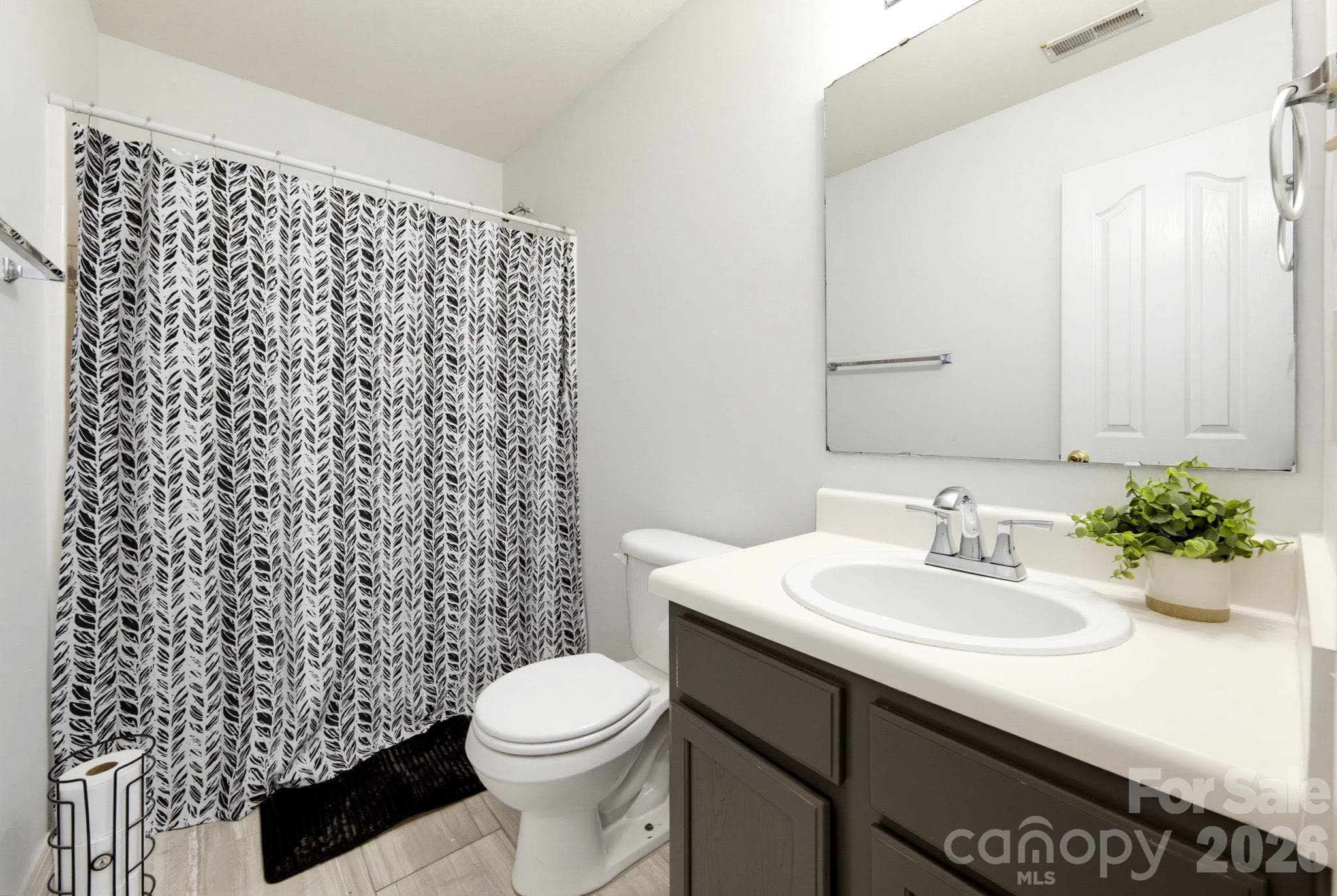 Single Family Residence at 2727 North Valley Court, Charlotte, photo 25 of 38