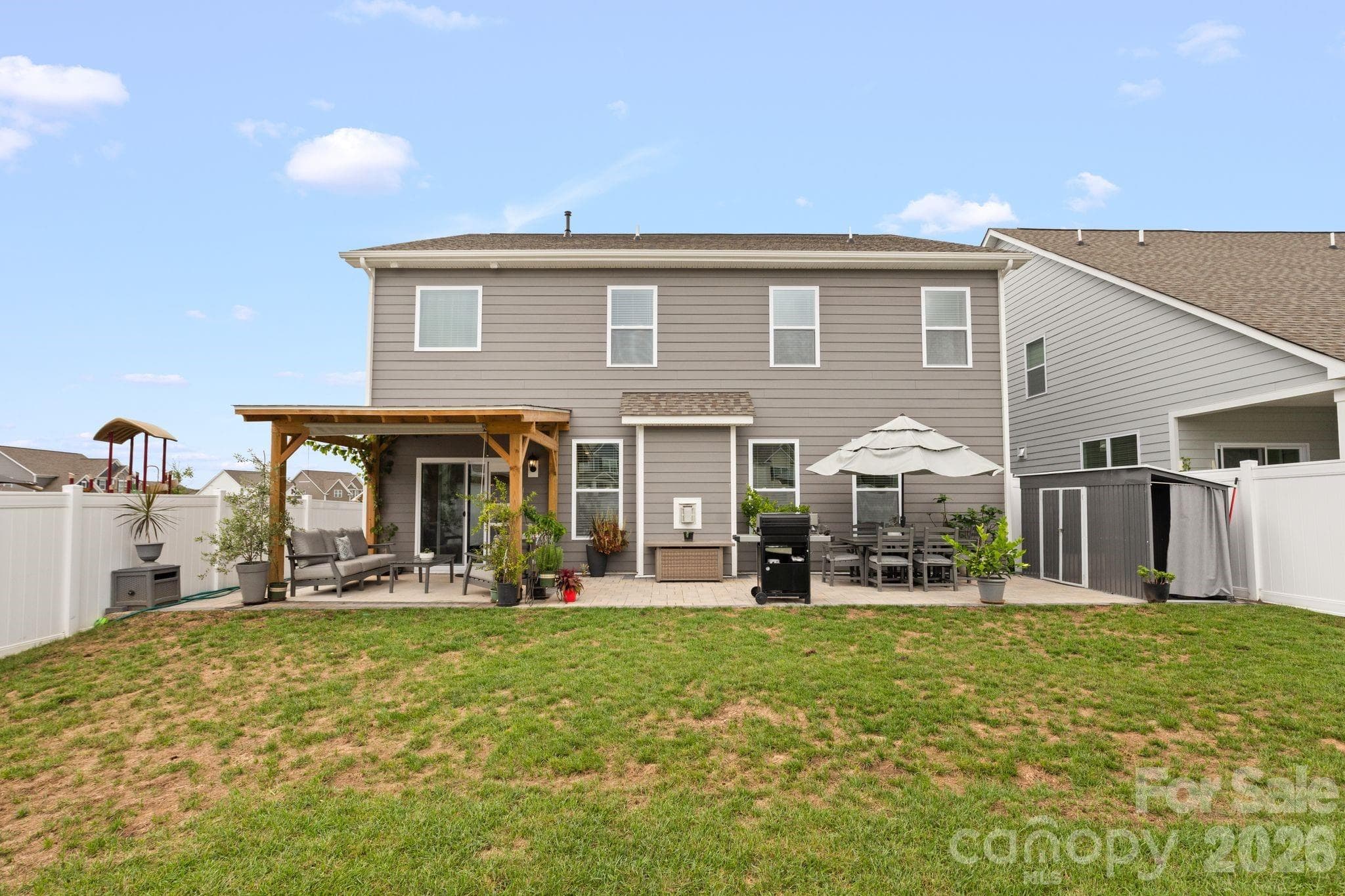 Single Family Residence at 30 Silverthorne Court, Hendersonville, photo 6 of 48