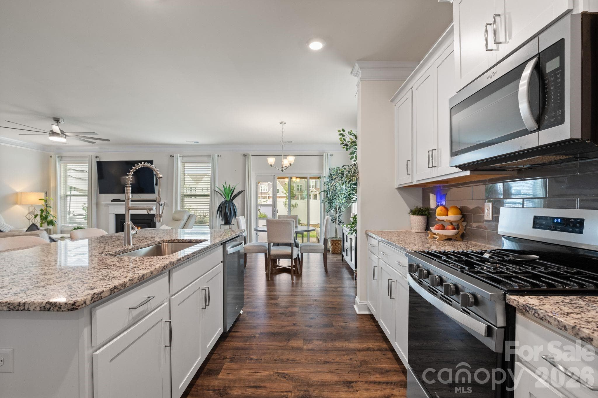 Single Family Residence at 30 Silverthorne Court, Hendersonville, photo 19 of 48