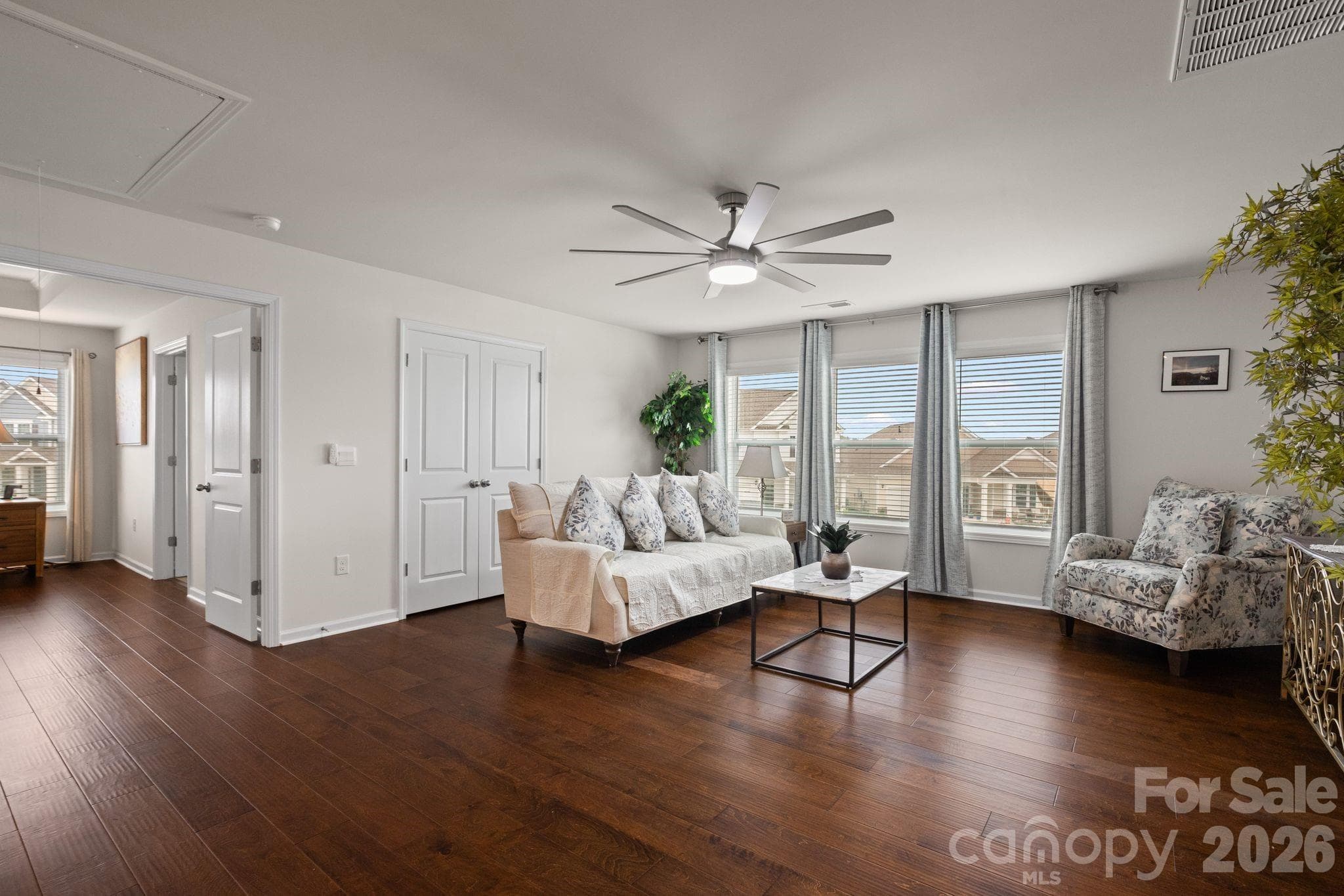 Single Family Residence at 30 Silverthorne Court, Hendersonville, photo 30 of 48