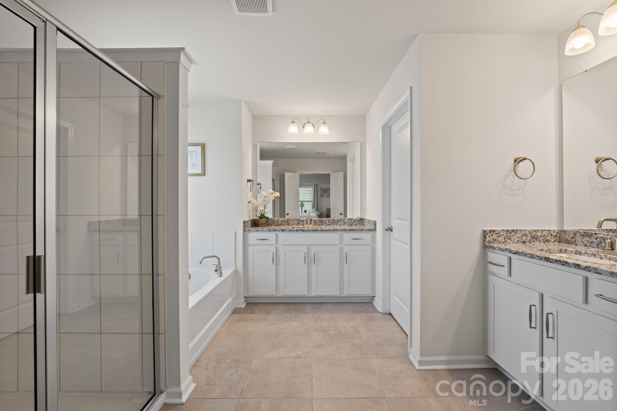 Single Family Residence at 30 Silverthorne Court, Hendersonville, photo 34 of 48