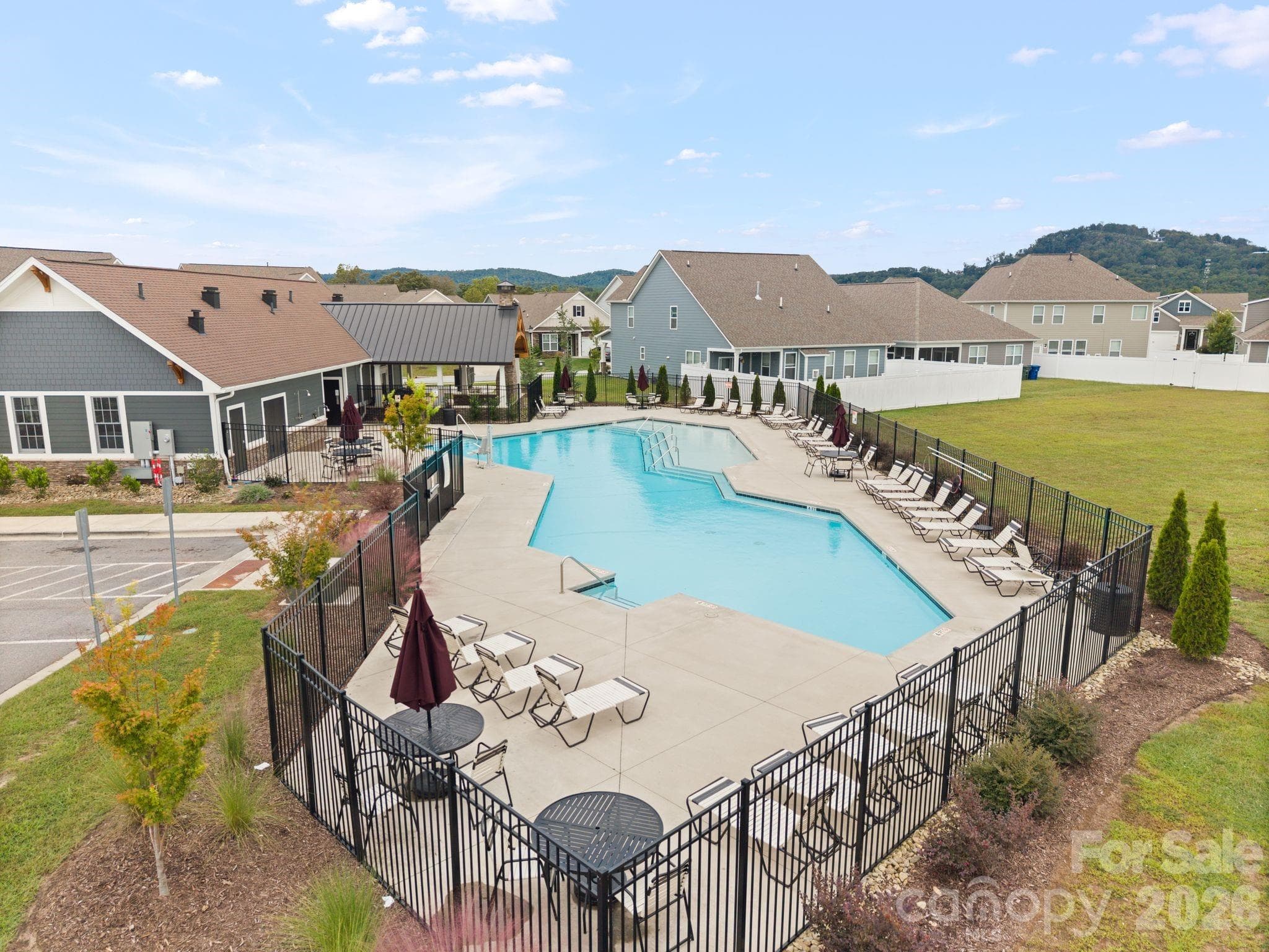 Single Family Residence at 30 Silverthorne Court, Hendersonville, photo 48 of 48
