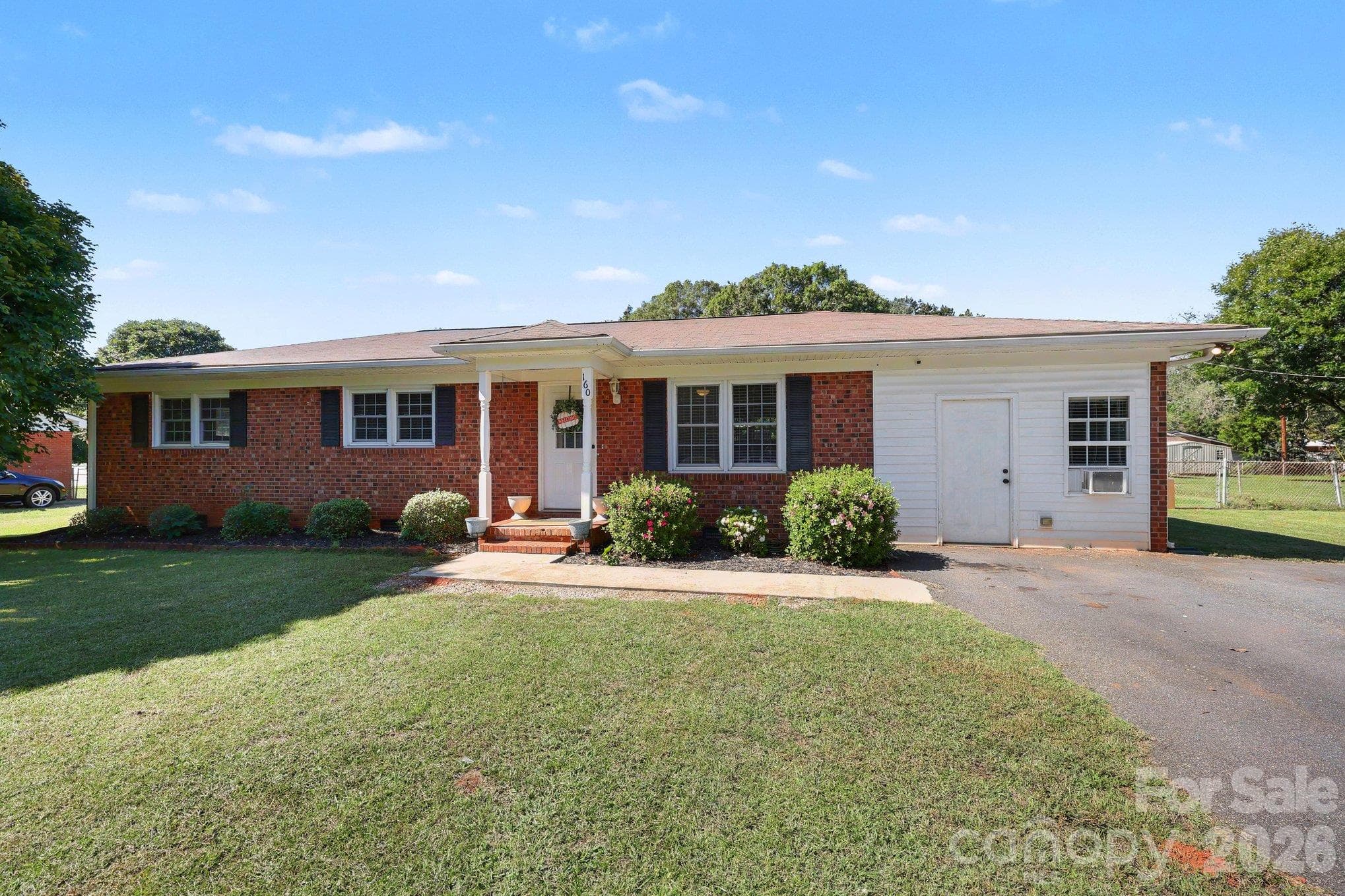 Single Family Residence at 160 E Chamblee Drive, Salisbury, photo 2 of 28