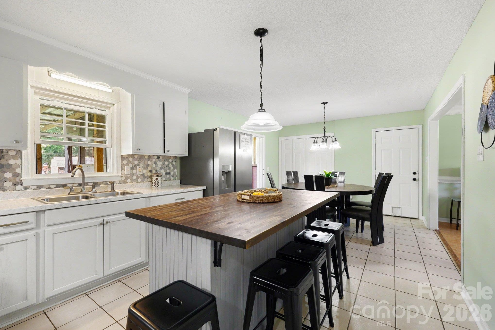 Single Family Residence at 160 E Chamblee Drive, Salisbury, photo 10 of 28