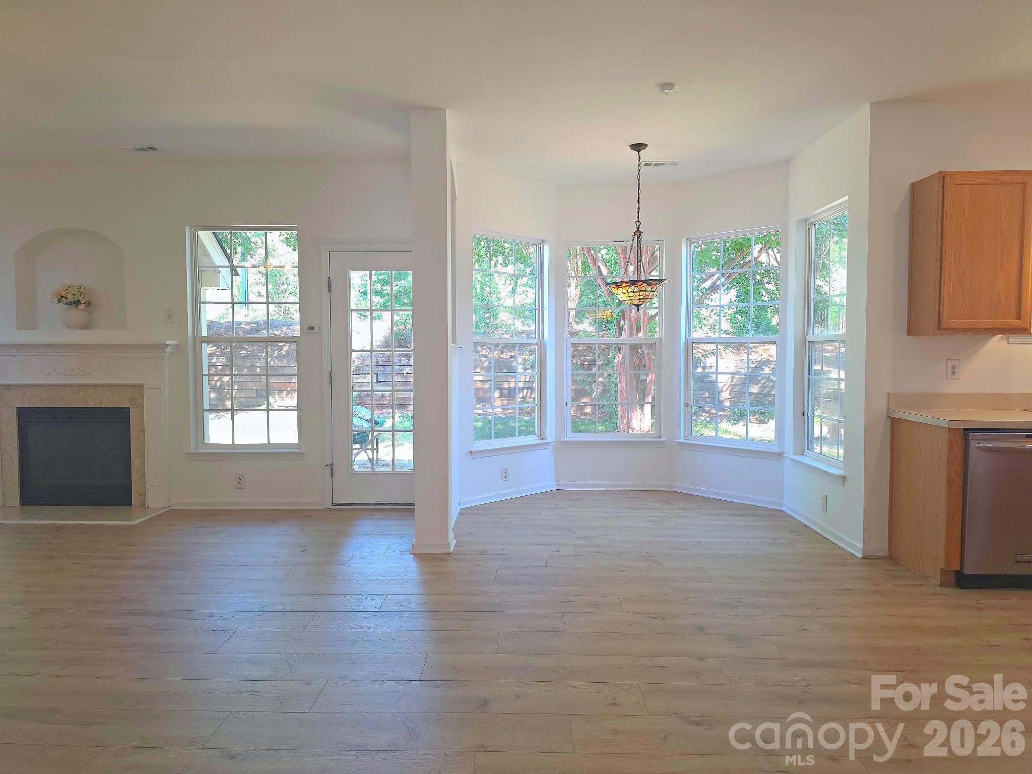 Single Family Residence at 5708 Falls Ridge Lane, Charlotte, photo 7 of 47