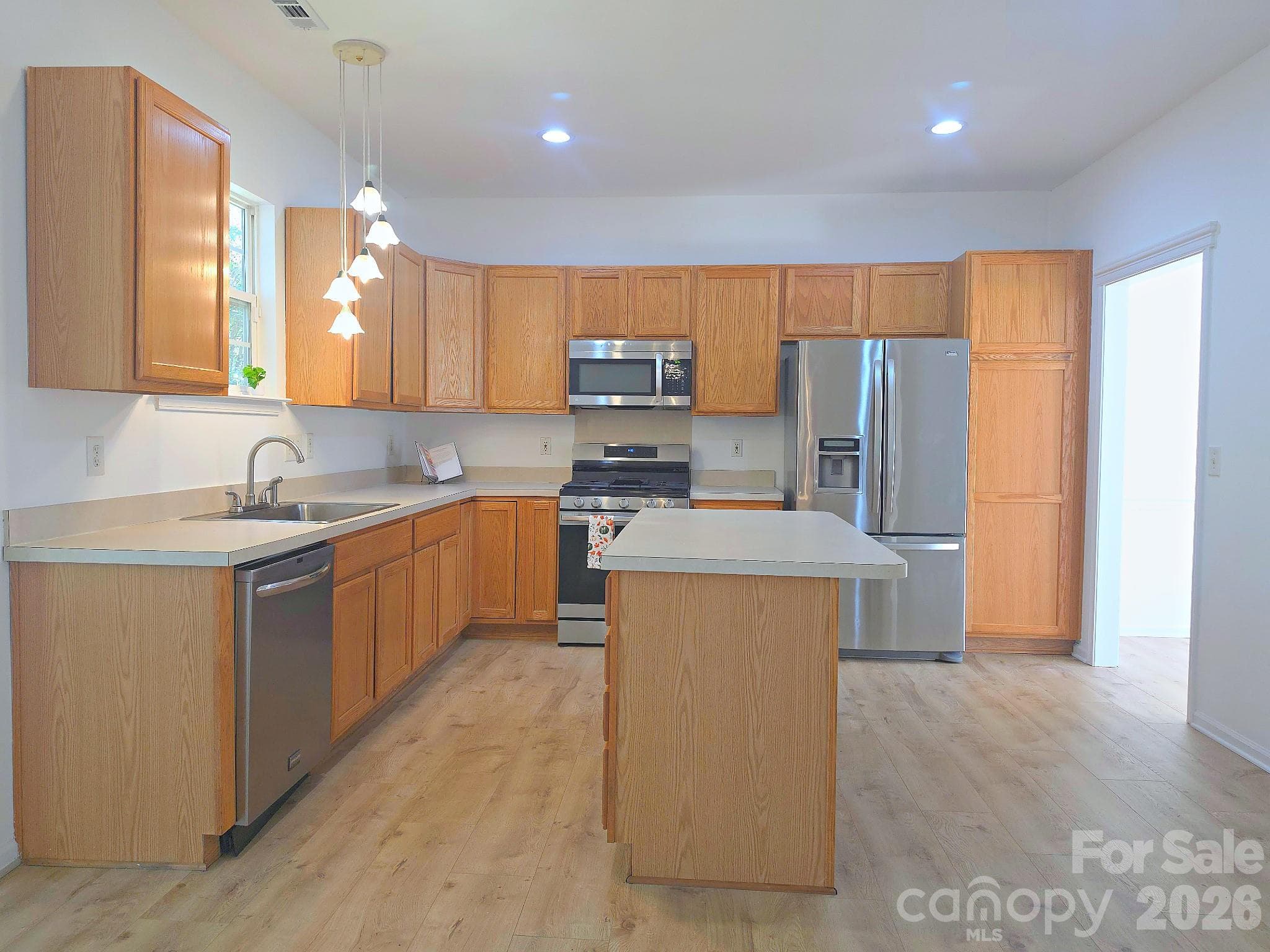 Single Family Residence at 5708 Falls Ridge Lane, Charlotte, photo 14 of 47