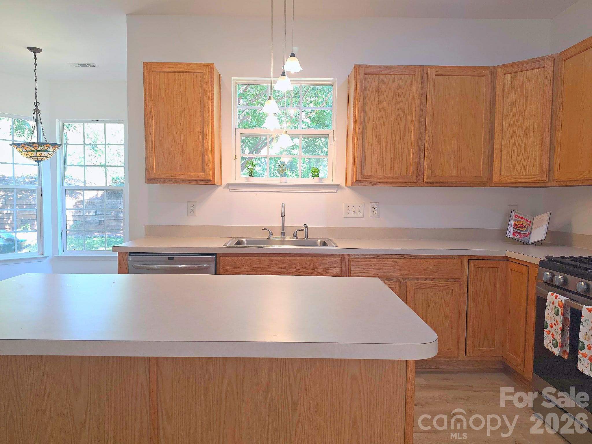 Single Family Residence at 5708 Falls Ridge Lane, Charlotte, photo 18 of 47