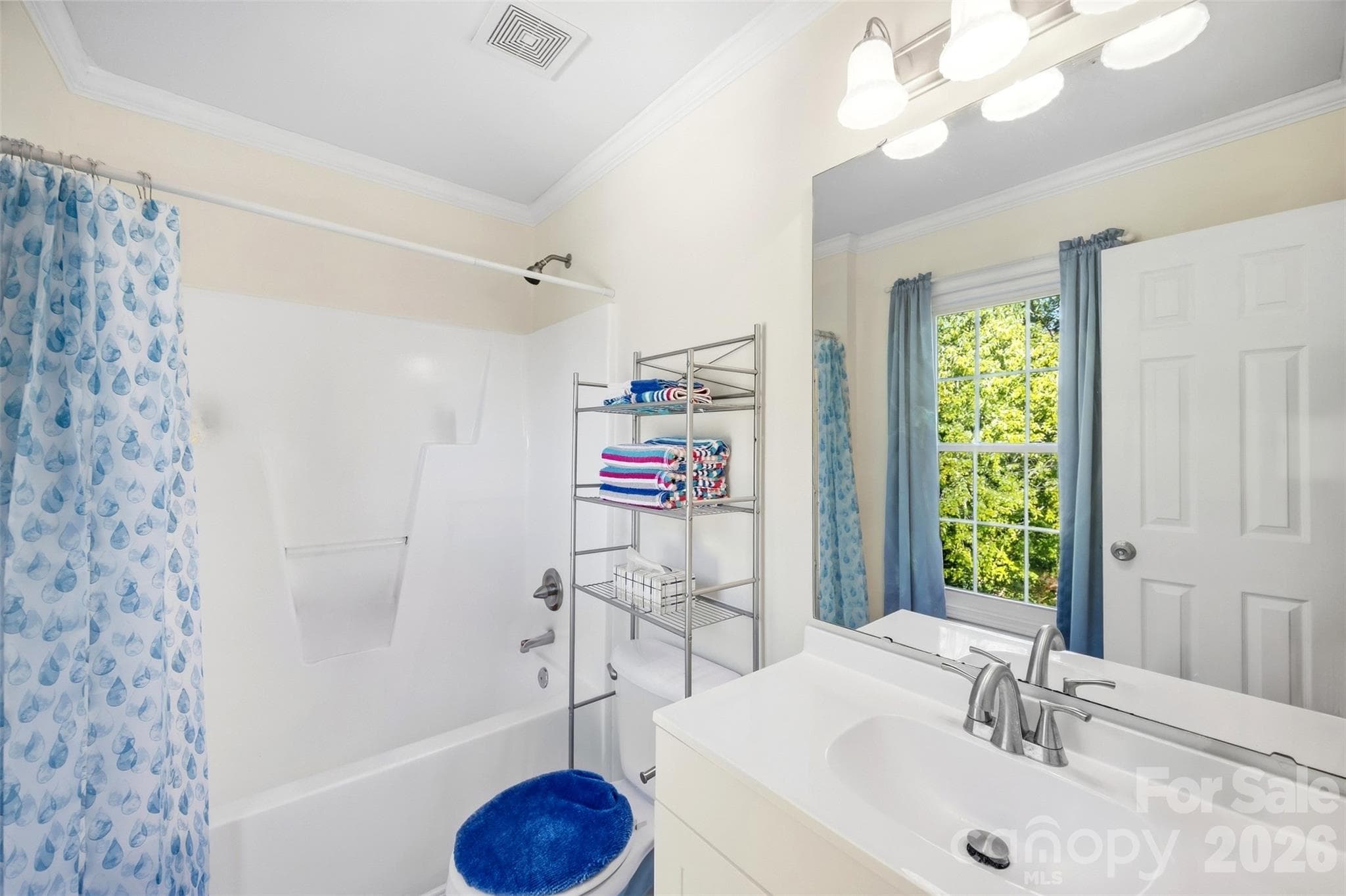 Primary Bathroom - 2374 Eagle Glen Court, Gastonia