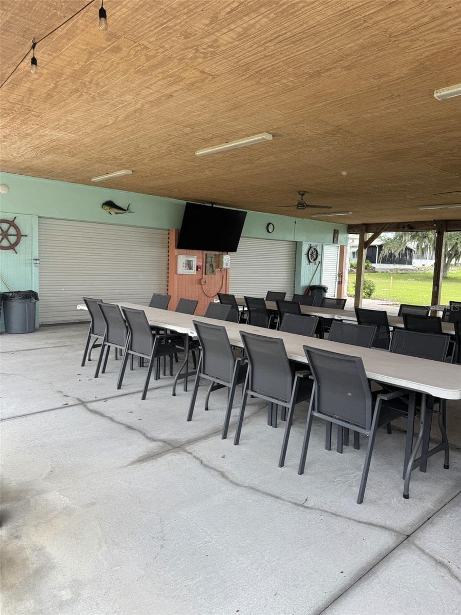 BEACH HOUSE - 12 SADDLEBAG TRL N, LAKE WALES