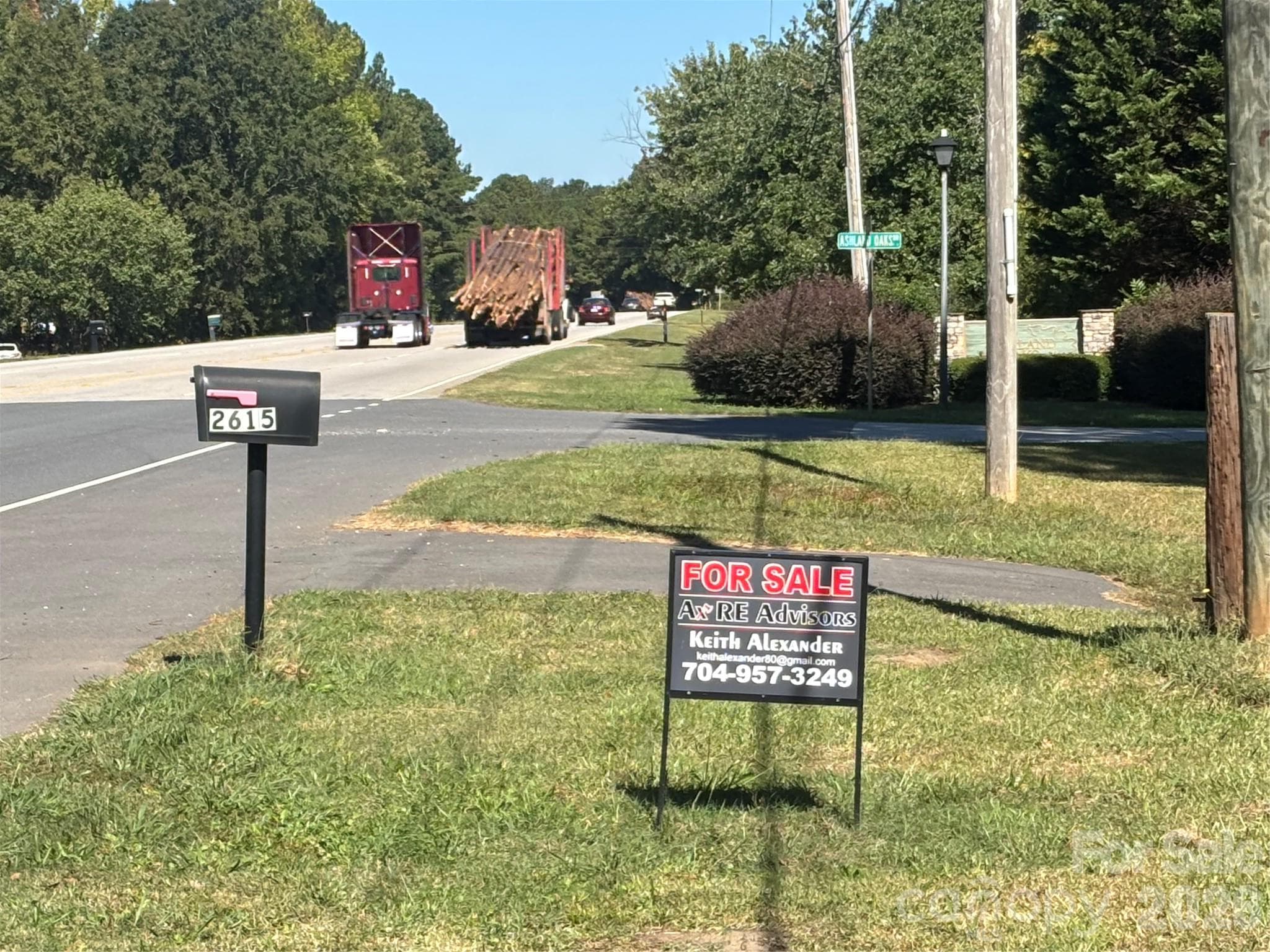 Yard sign/Frontage view - 2615 S Anderson Road, Catawba