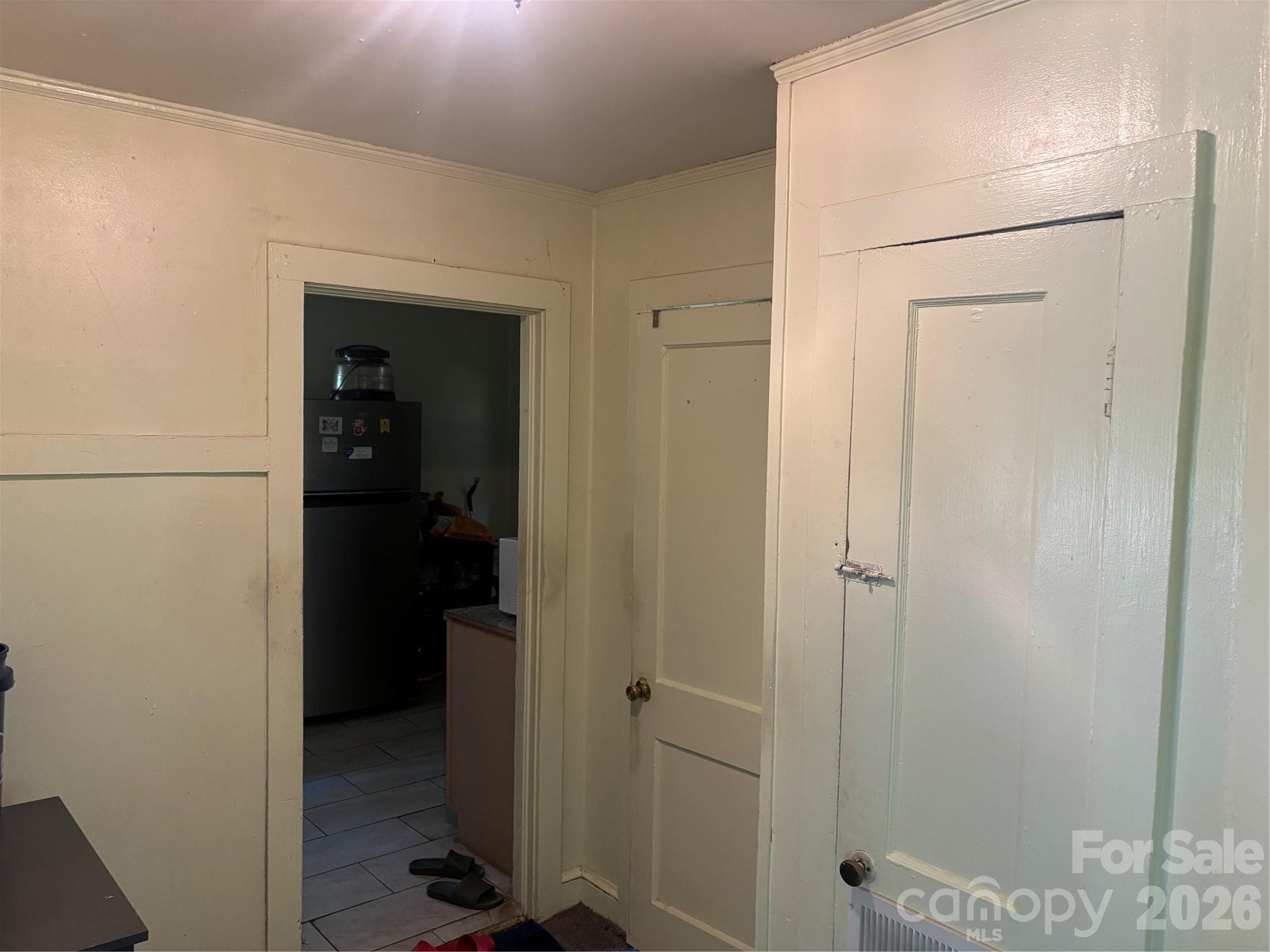 Foyer between bedrooms and kitchen - 2615 S Anderson Road, Catawba