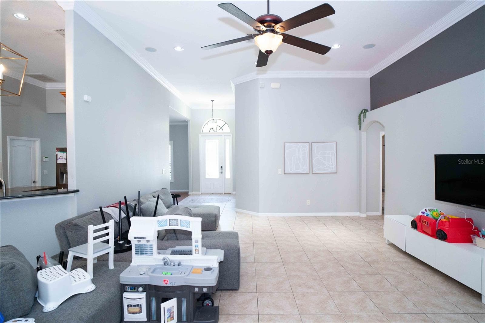 Living Room - 15418 PRINCEWOOD LN, LAND O LAKES
