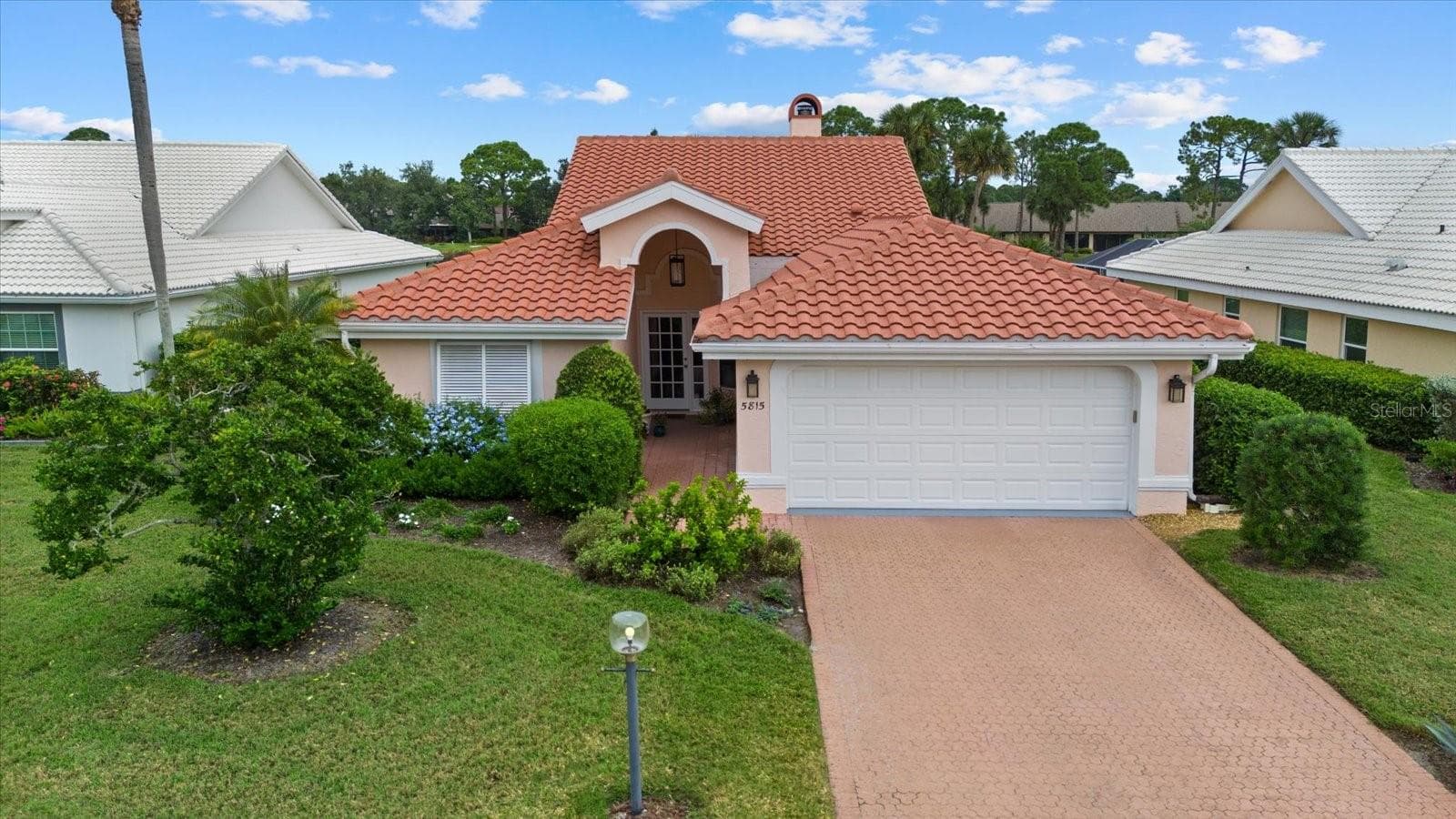 Front Home - 5815 FAIRWOODS CIR, SARASOTA