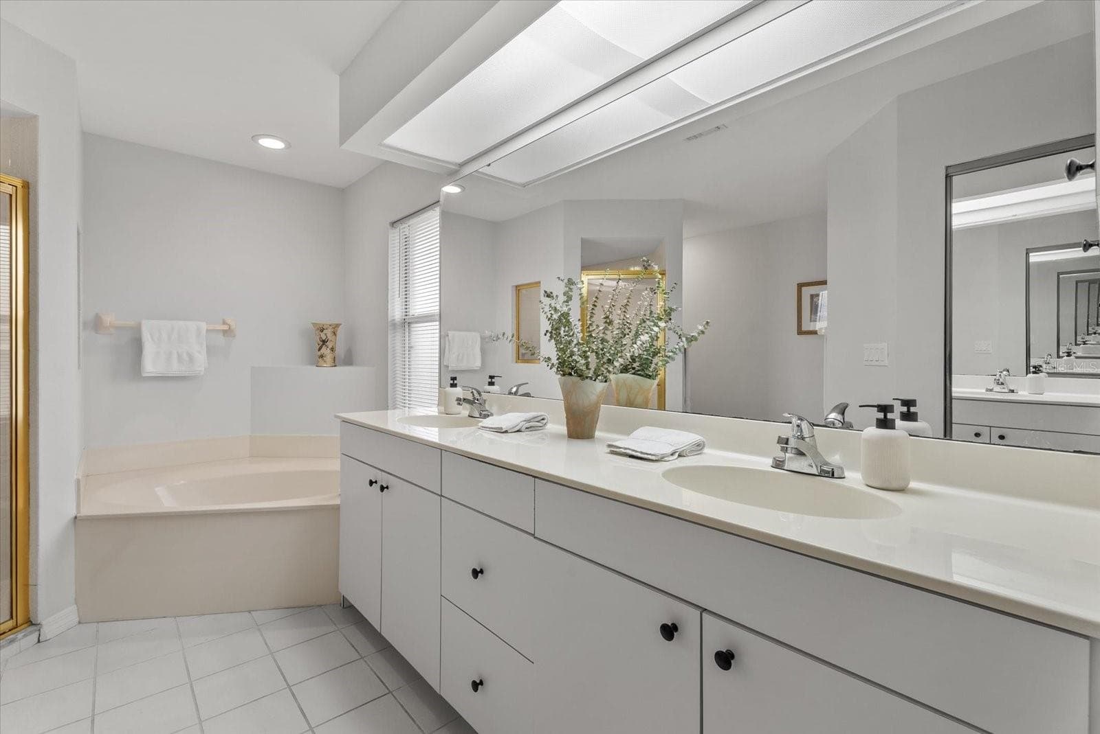 Primary Bathroom - 5815 FAIRWOODS CIR, SARASOTA