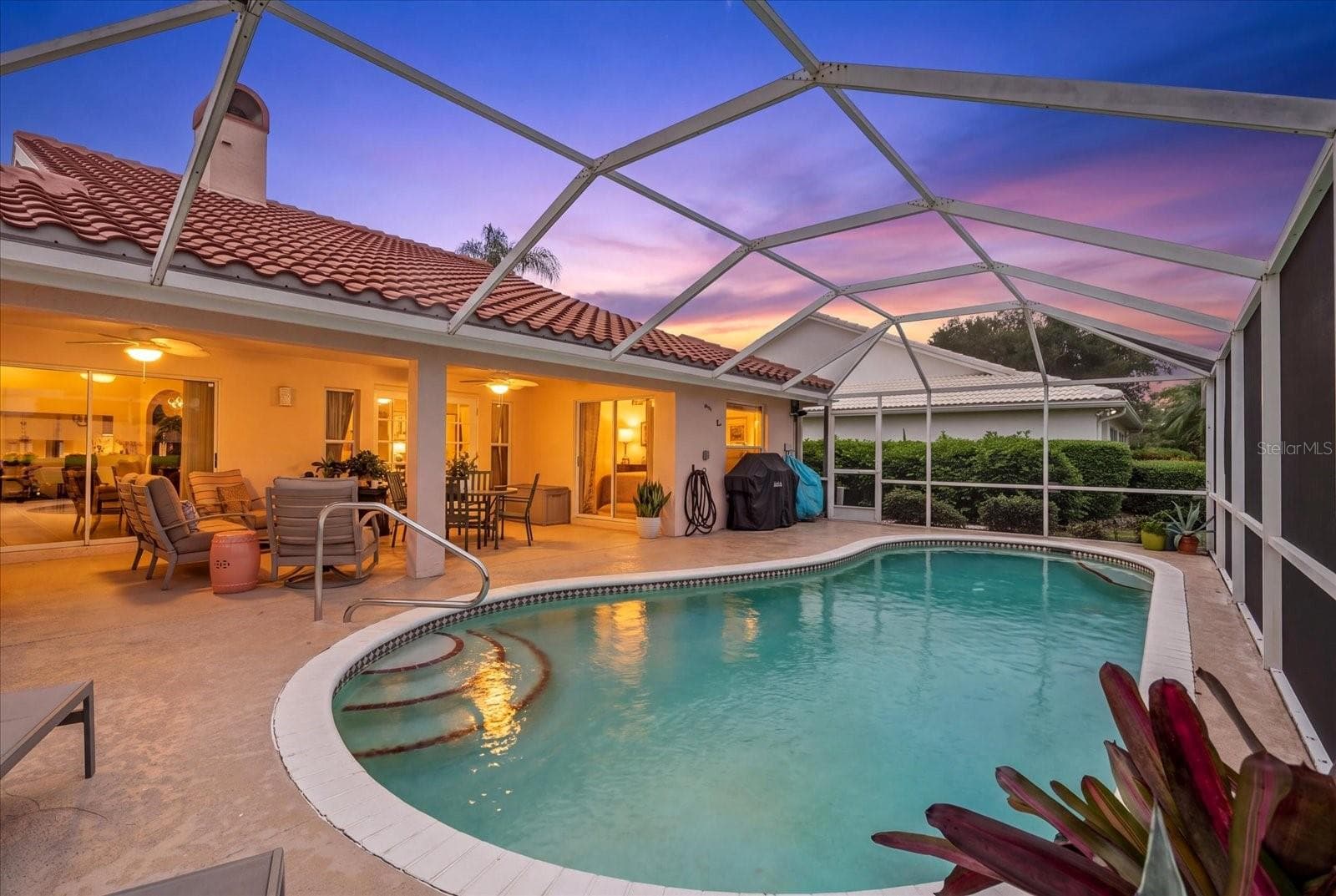 Twilight Pool Area - 5815 FAIRWOODS CIR, SARASOTA