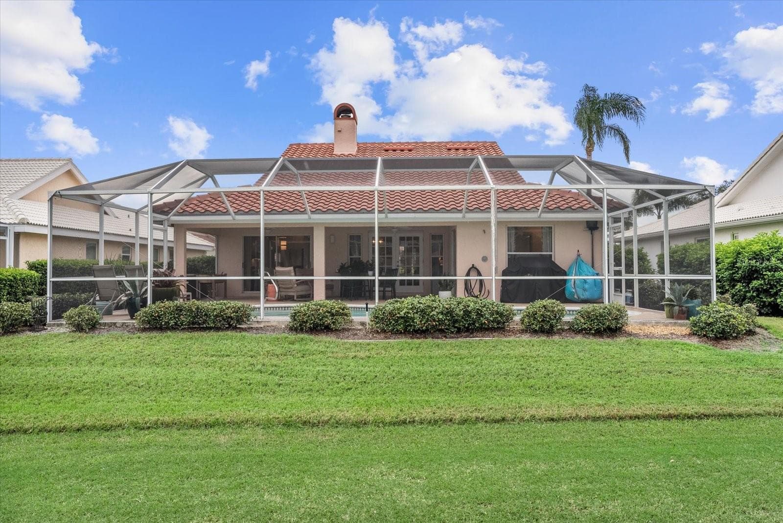 Back of Home - 5815 FAIRWOODS CIR, SARASOTA