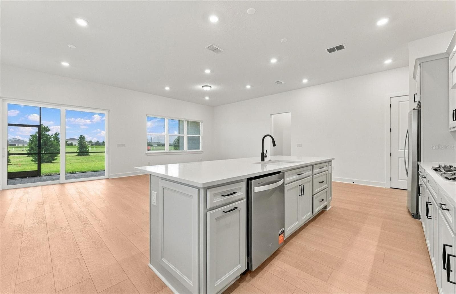 Center Island w/Storage - 11316 CLAY AVE, PARRISH
