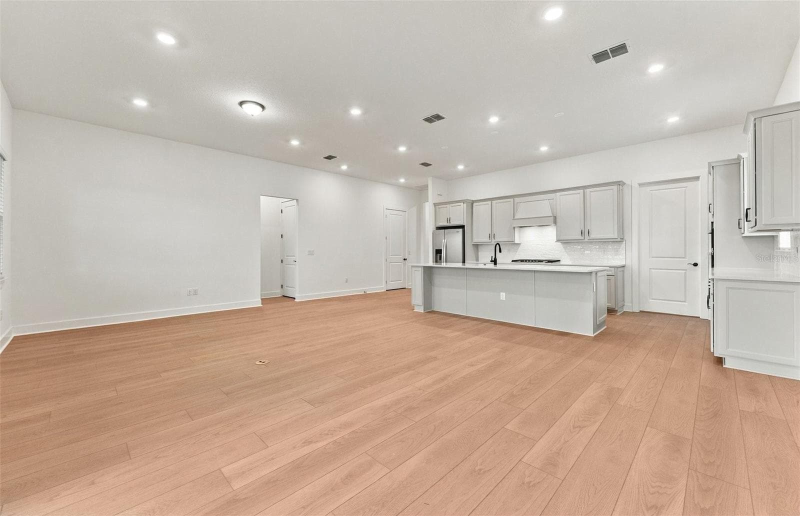 Spacious Gathering Room - 11316 CLAY AVE, PARRISH