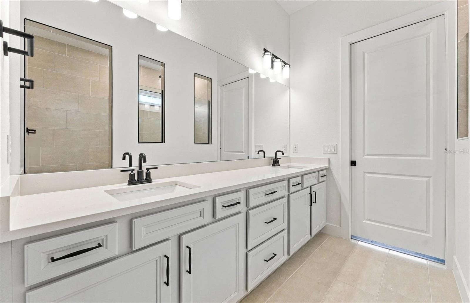 Owner's Bath w/Dual Sinks - 11316 CLAY AVE, PARRISH