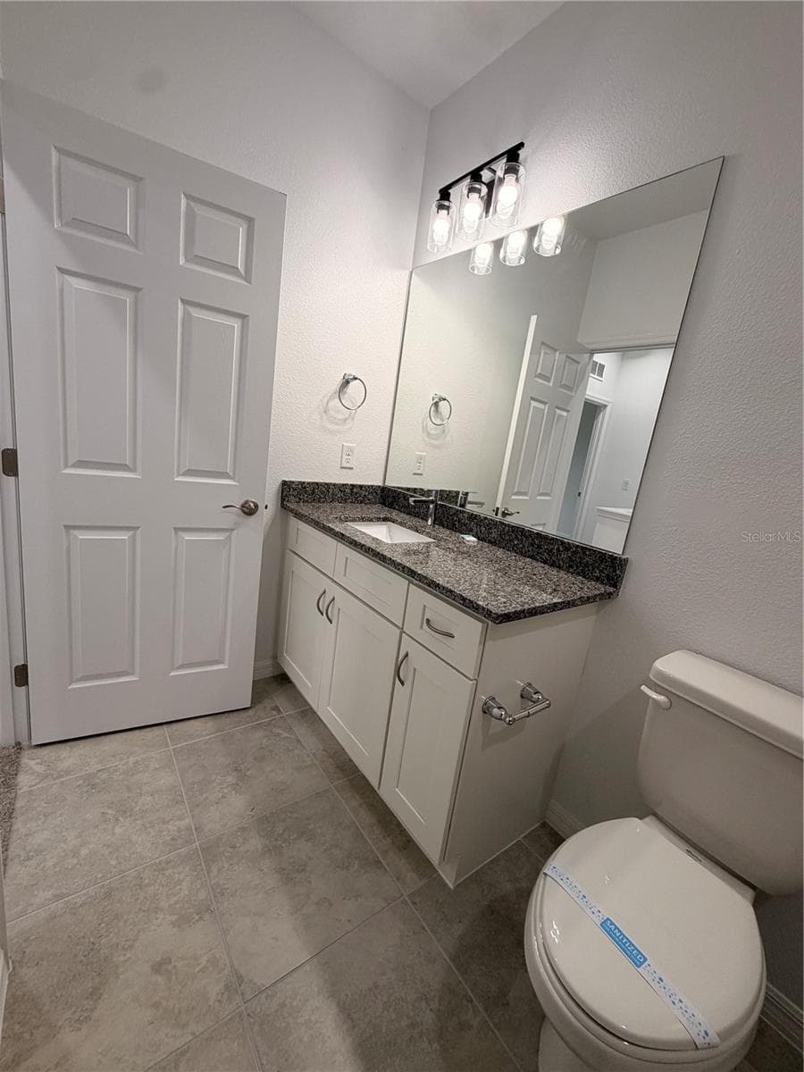 2nd bathroom - 915 LAKEFRONT VILLAGE DR, CLERMONT