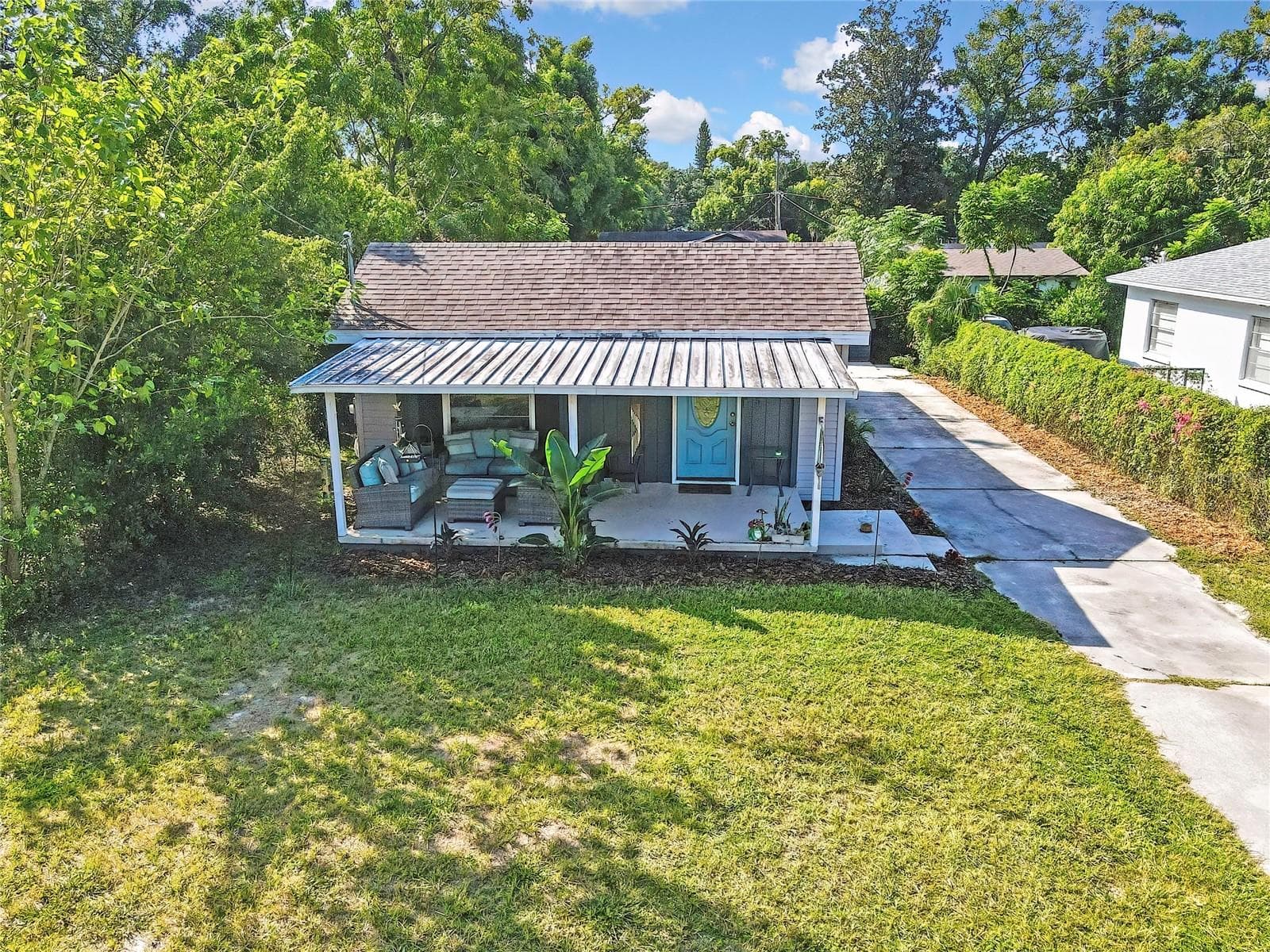 Single Family Residence at 1815 E SEWARD ST, TAMPA, photo 2 of 41