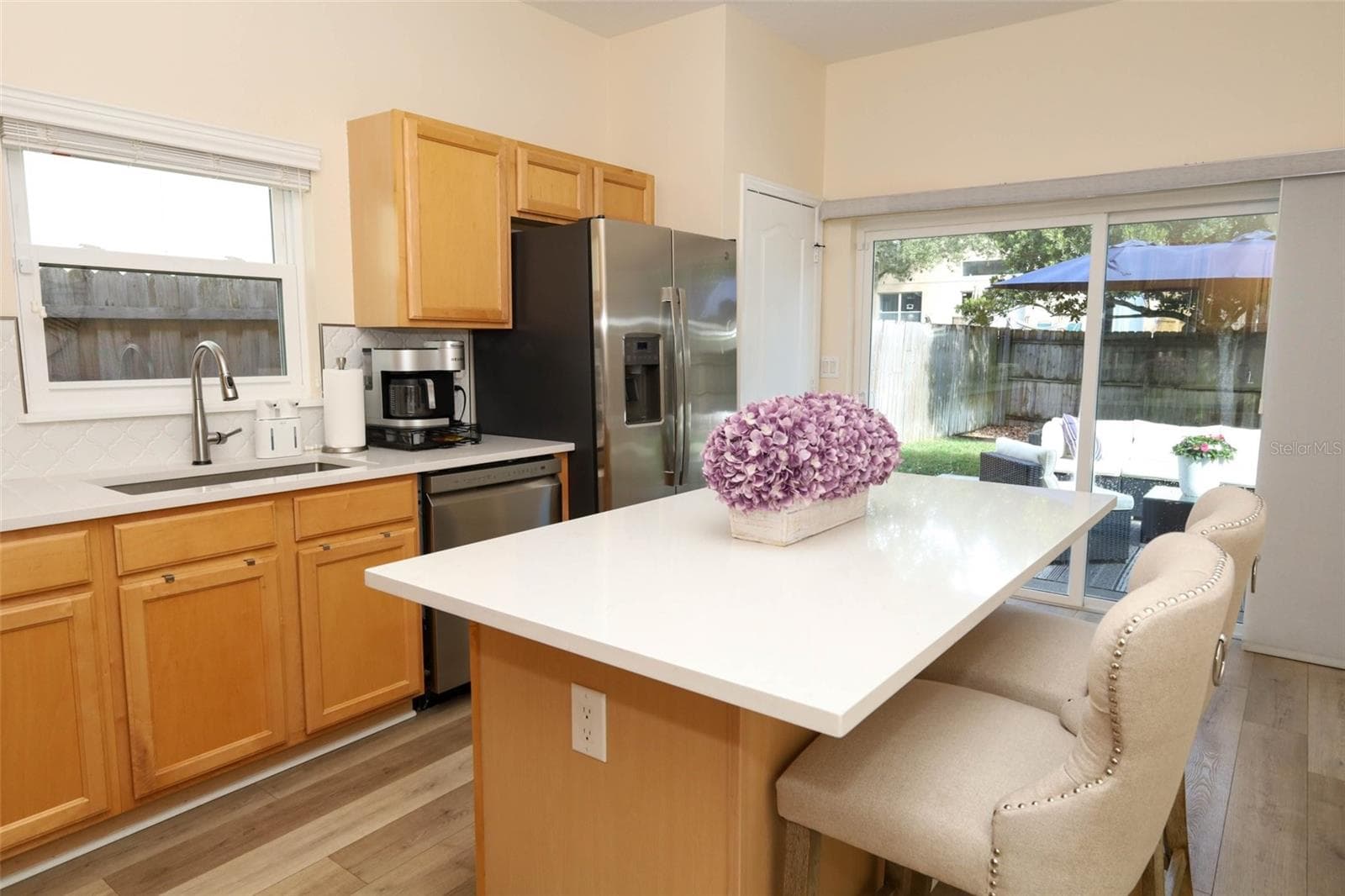 Quartz countertop and backsplash - 284 CLYDESDALE CIR, SANFORD