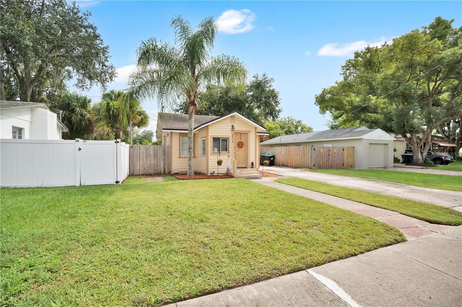 Single Family Residence at 2615 COOLIDGE AVE, ORLANDO, photo 3 of 28