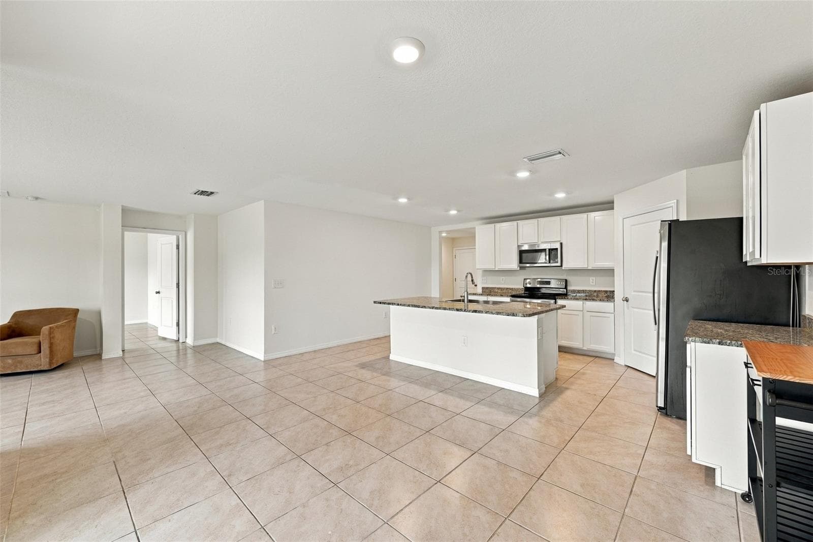 Single Family Residence at 7980 BROAD POINTE DR, ZEPHYRHILLS, photo 4 of 46