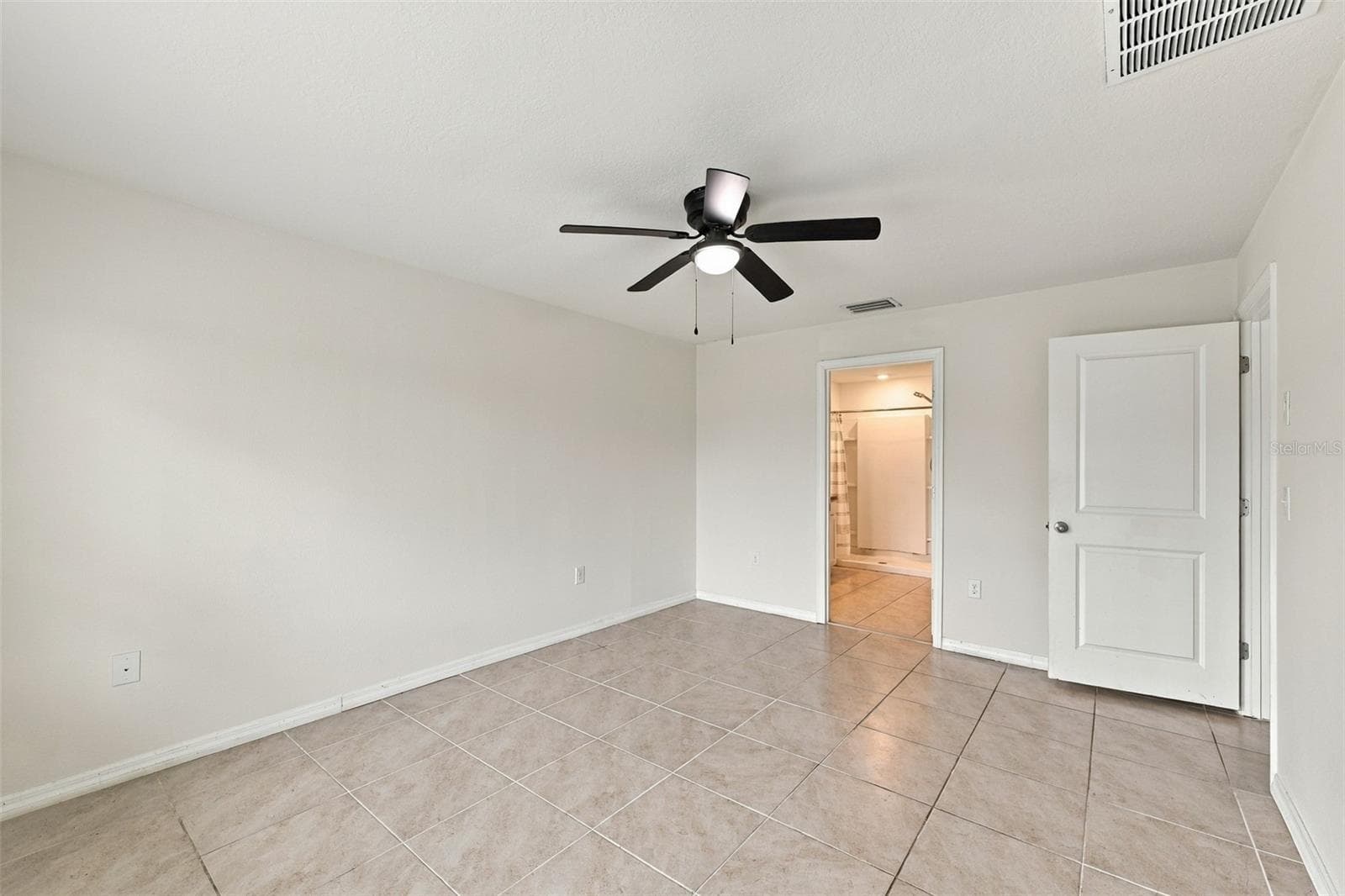 Single Family Residence at 7980 BROAD POINTE DR, ZEPHYRHILLS, photo 16 of 46