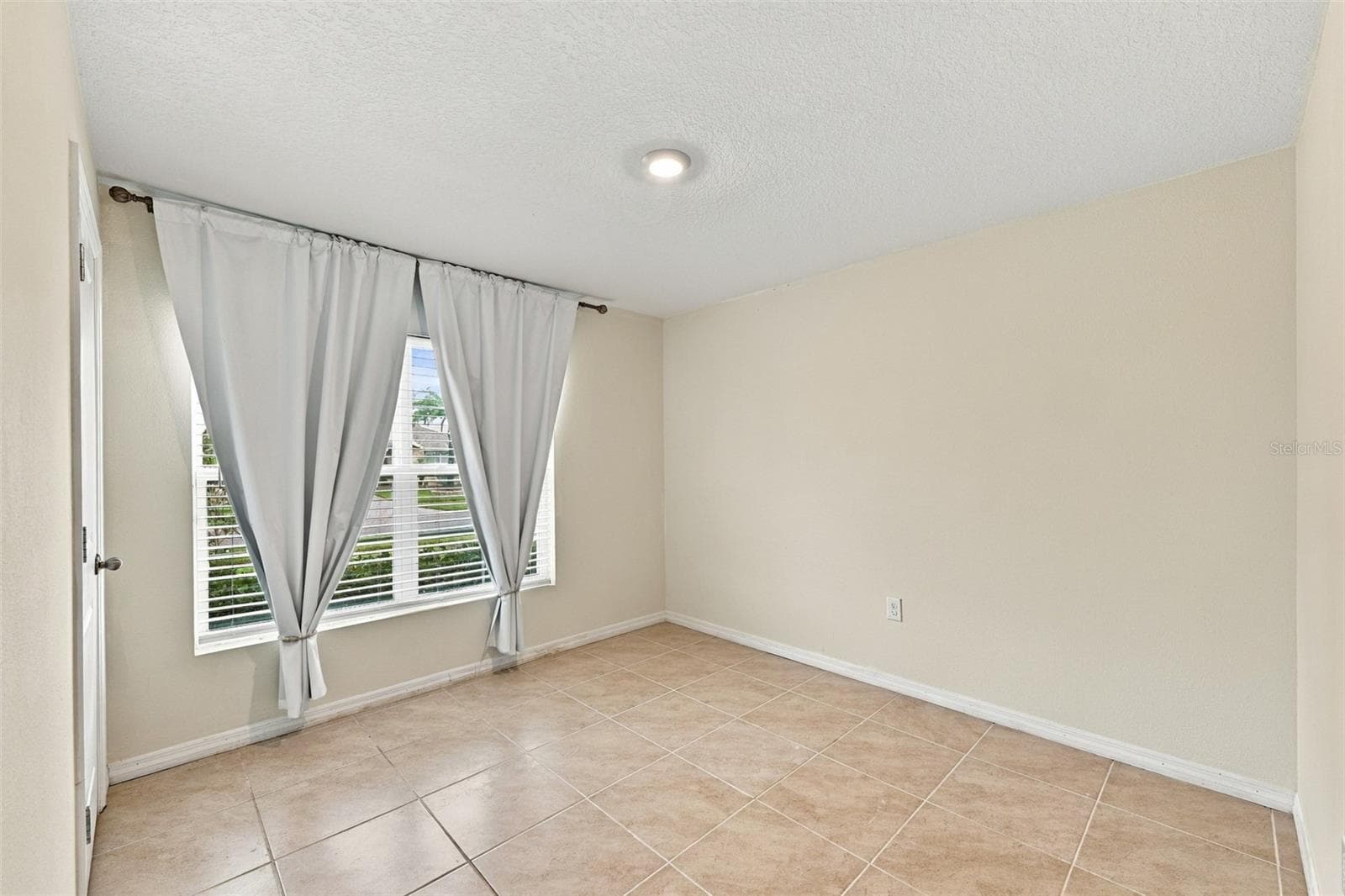 Single Family Residence at 7980 BROAD POINTE DR, ZEPHYRHILLS, photo 28 of 46