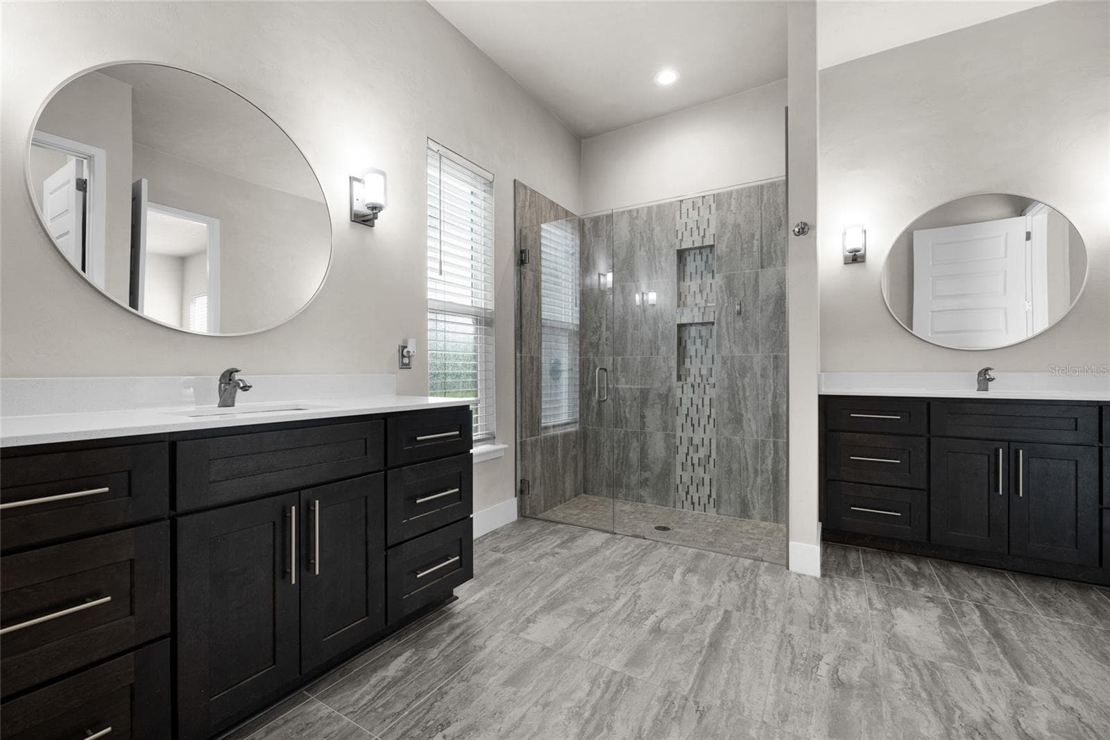Primary Ensuite Bathroom - 1329 NW 132ND BLVD, NEWBERRY