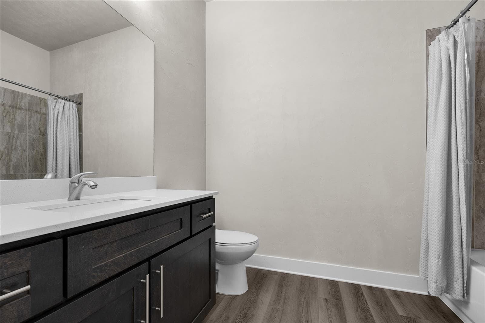 2nd Full Bathroom - 1329 NW 132ND BLVD, NEWBERRY