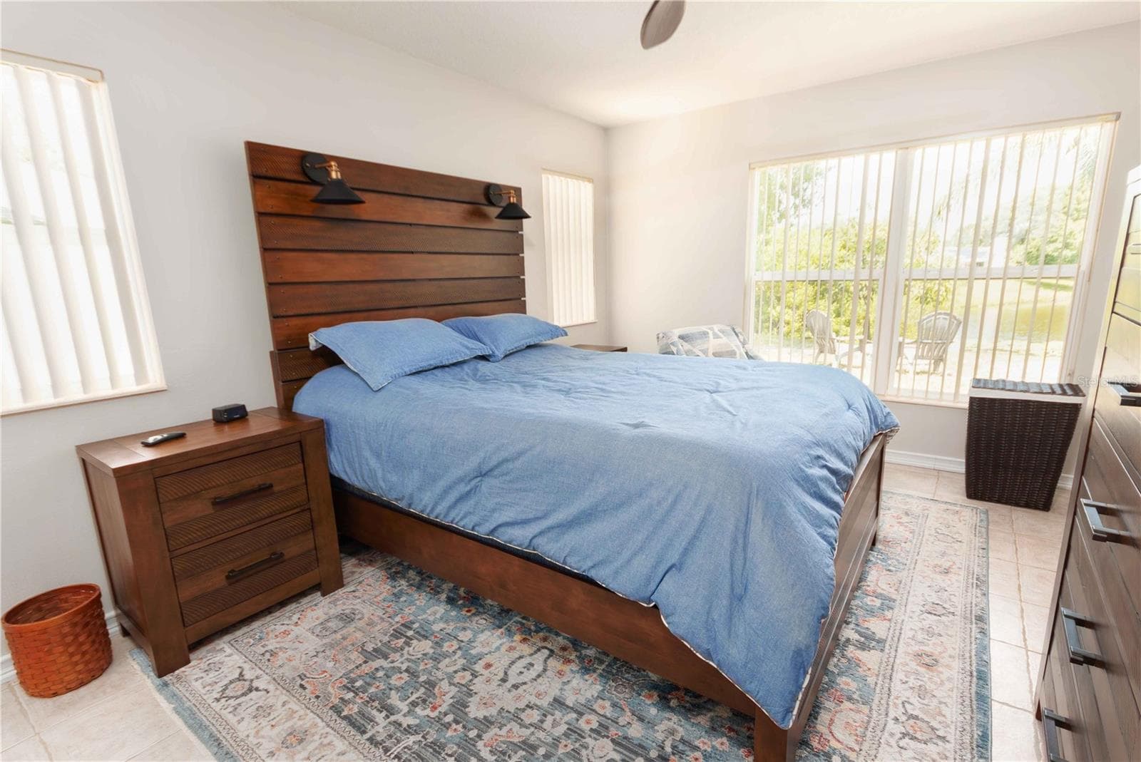 primary bedroom with water view - 4311 COUNTY BREEZE DR, NEW PORT RICHEY