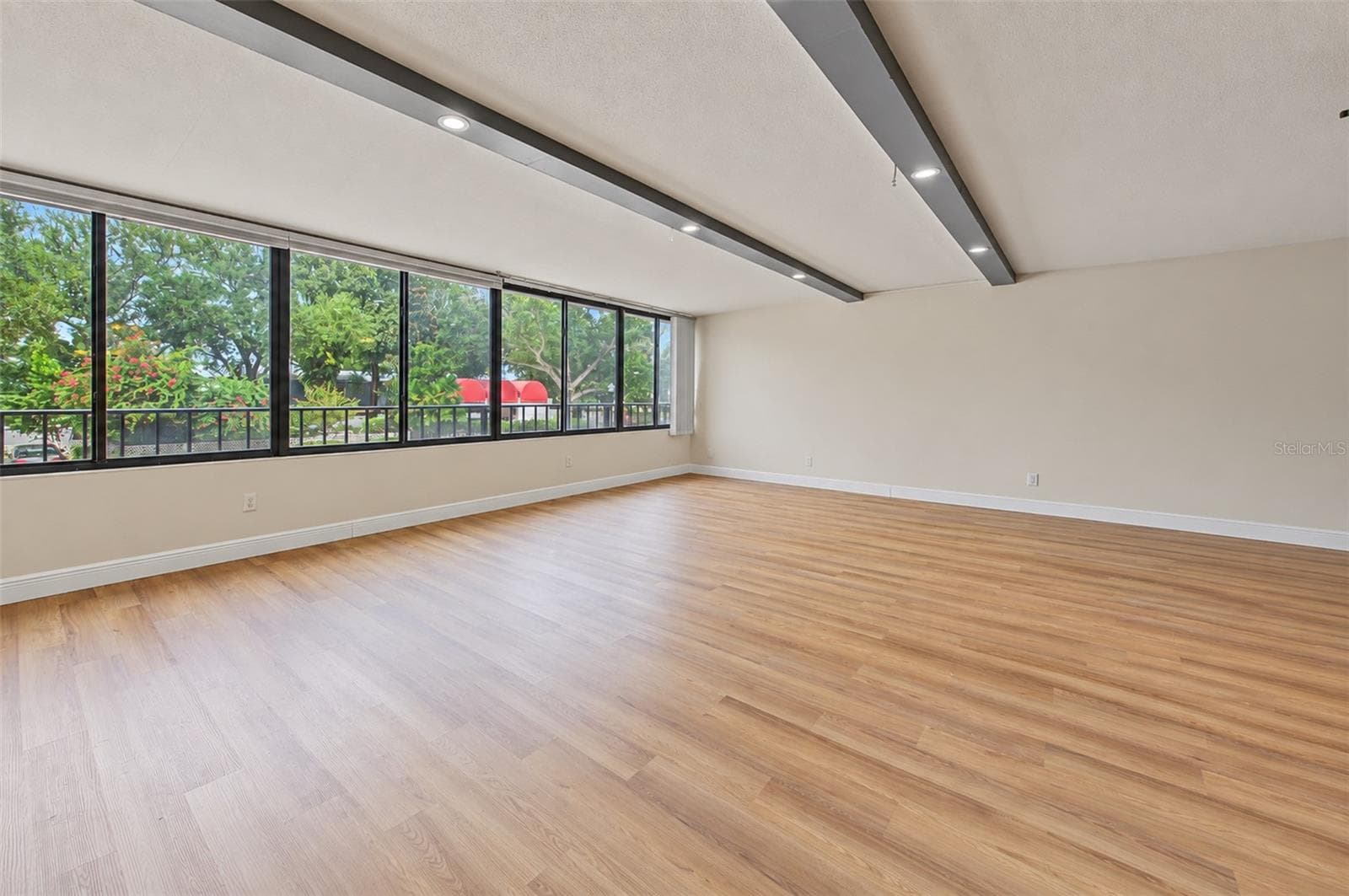 Condominium at 3211 W SWANN AVE #203, TAMPA, photo 33 of 43