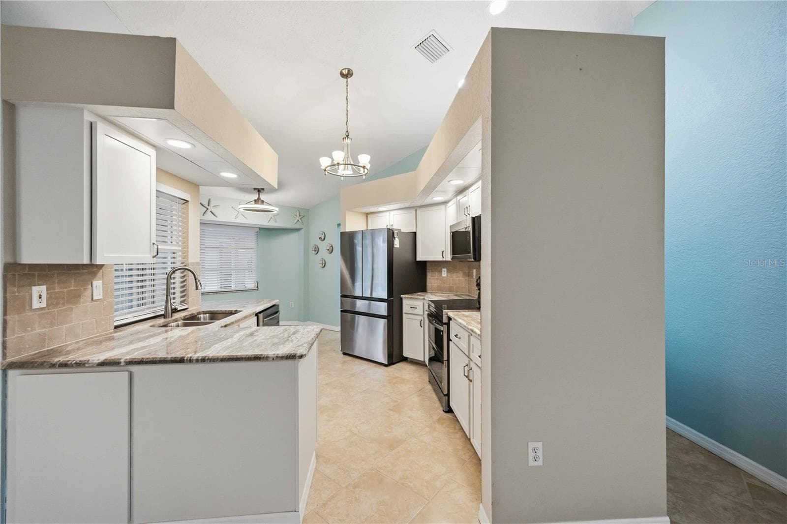 Single Family Residence at 13 SPORTSMAN RD, ROTONDA WEST, photo 10 of 32