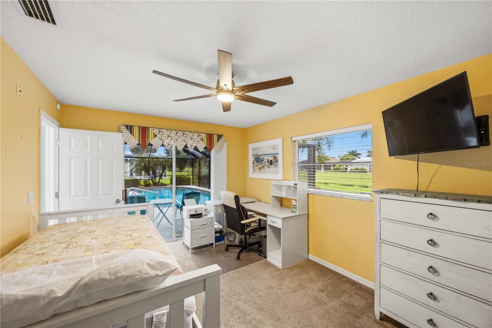 Single Family Residence at 13 SPORTSMAN RD, ROTONDA WEST, photo 22 of 32